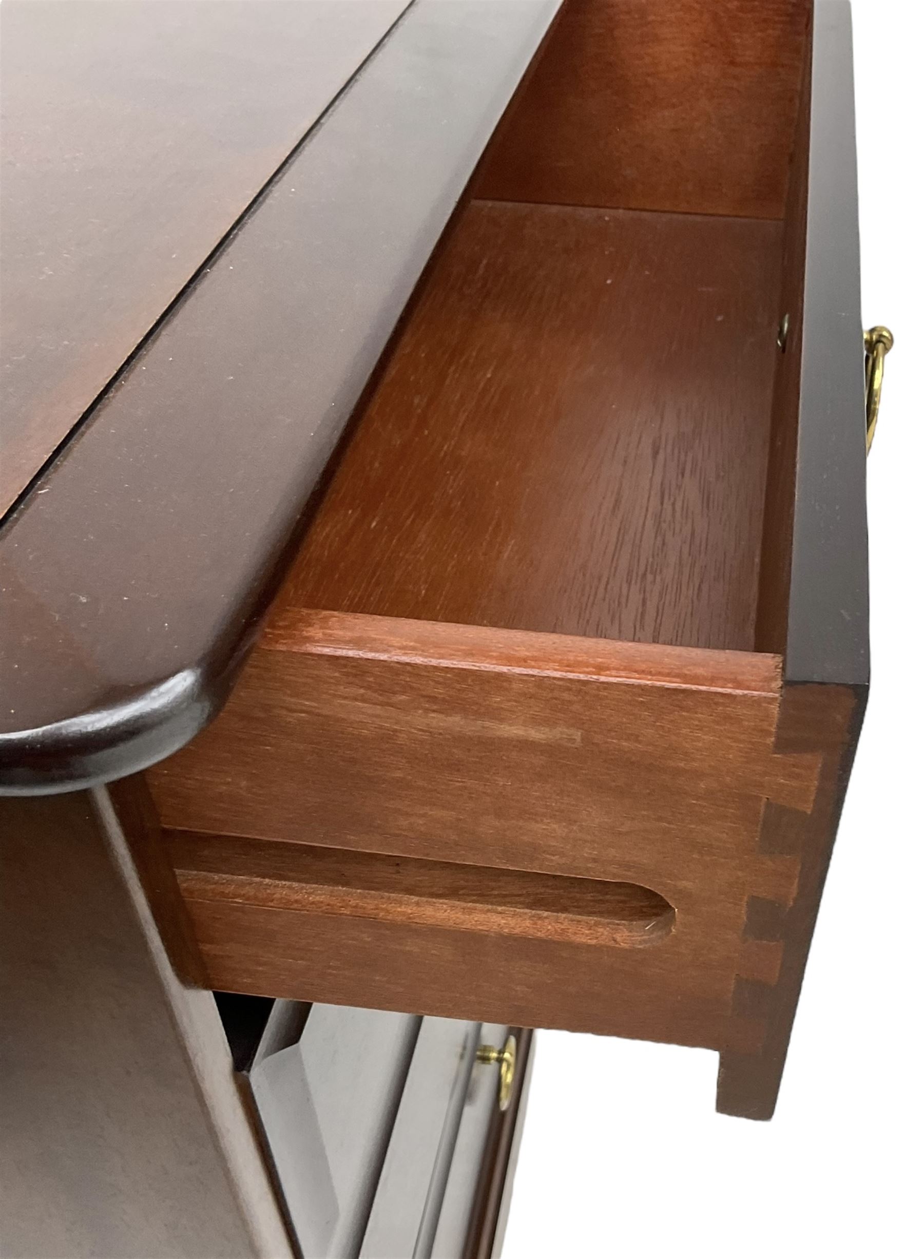 Stag Minstrel - pair of bedside pedestal chests - Image 5 of 5