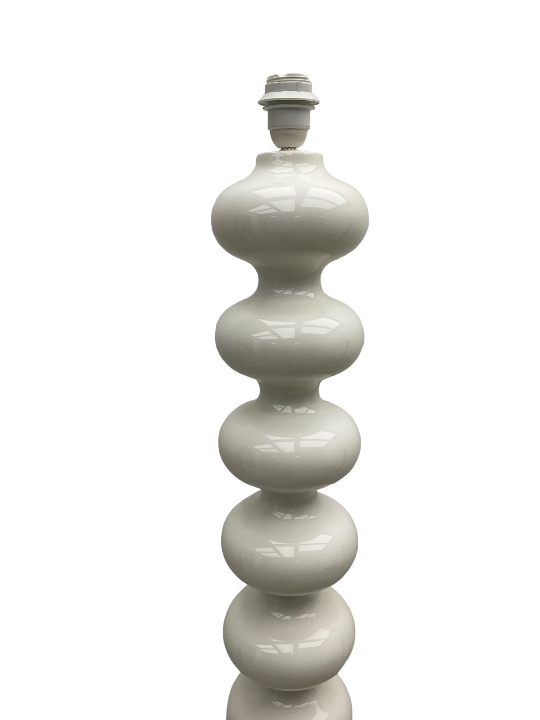 Italian white acrylic bobbin standard lamp - Image 4 of 8