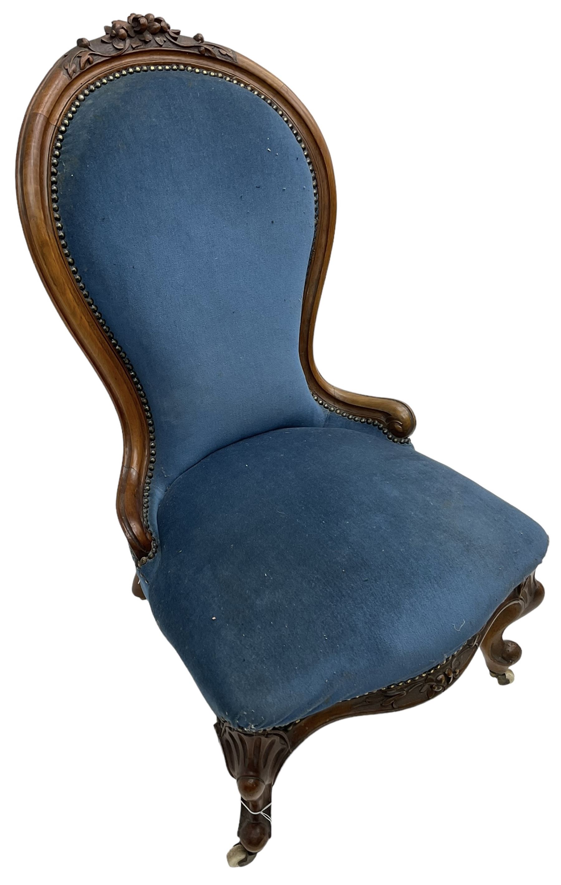 Victorian walnut spoon back nursing chair - Image 5 of 5