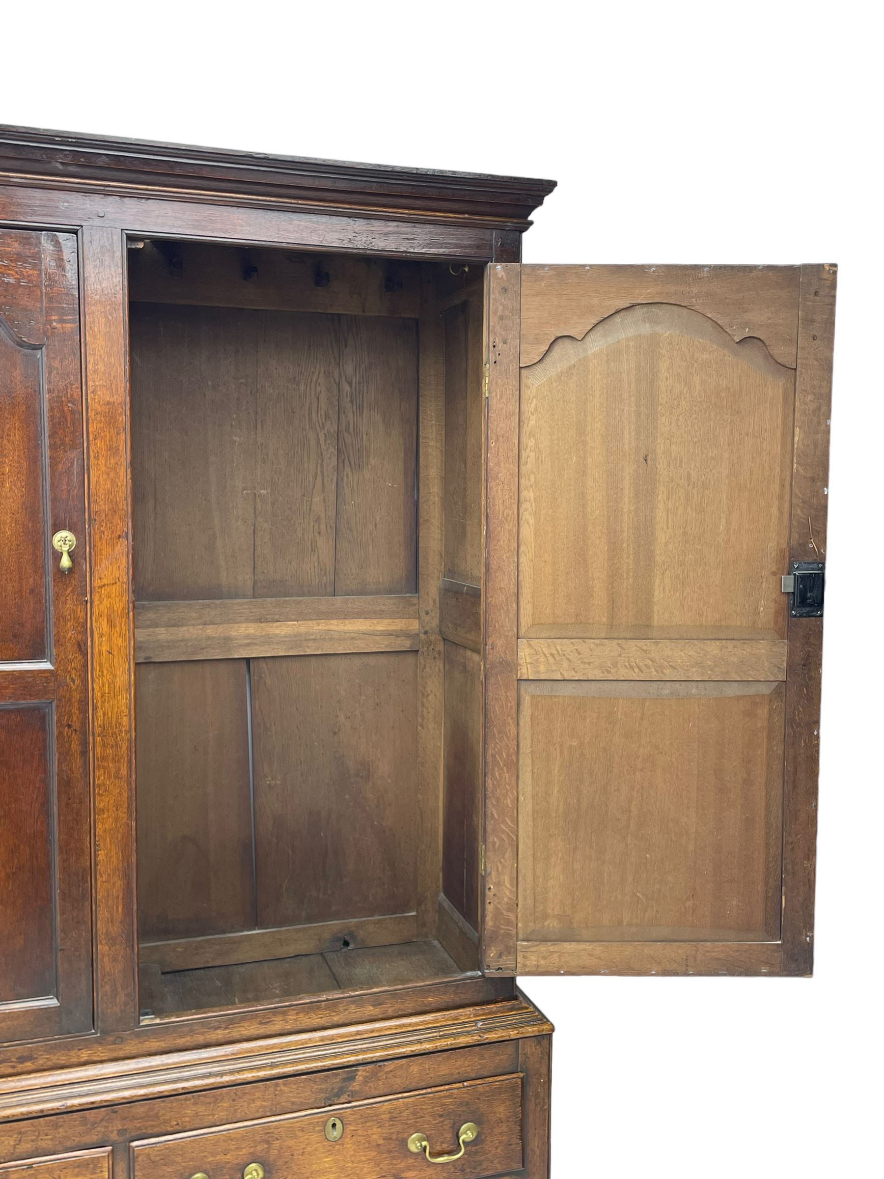 George III oak livery cupboard - Image 7 of 14