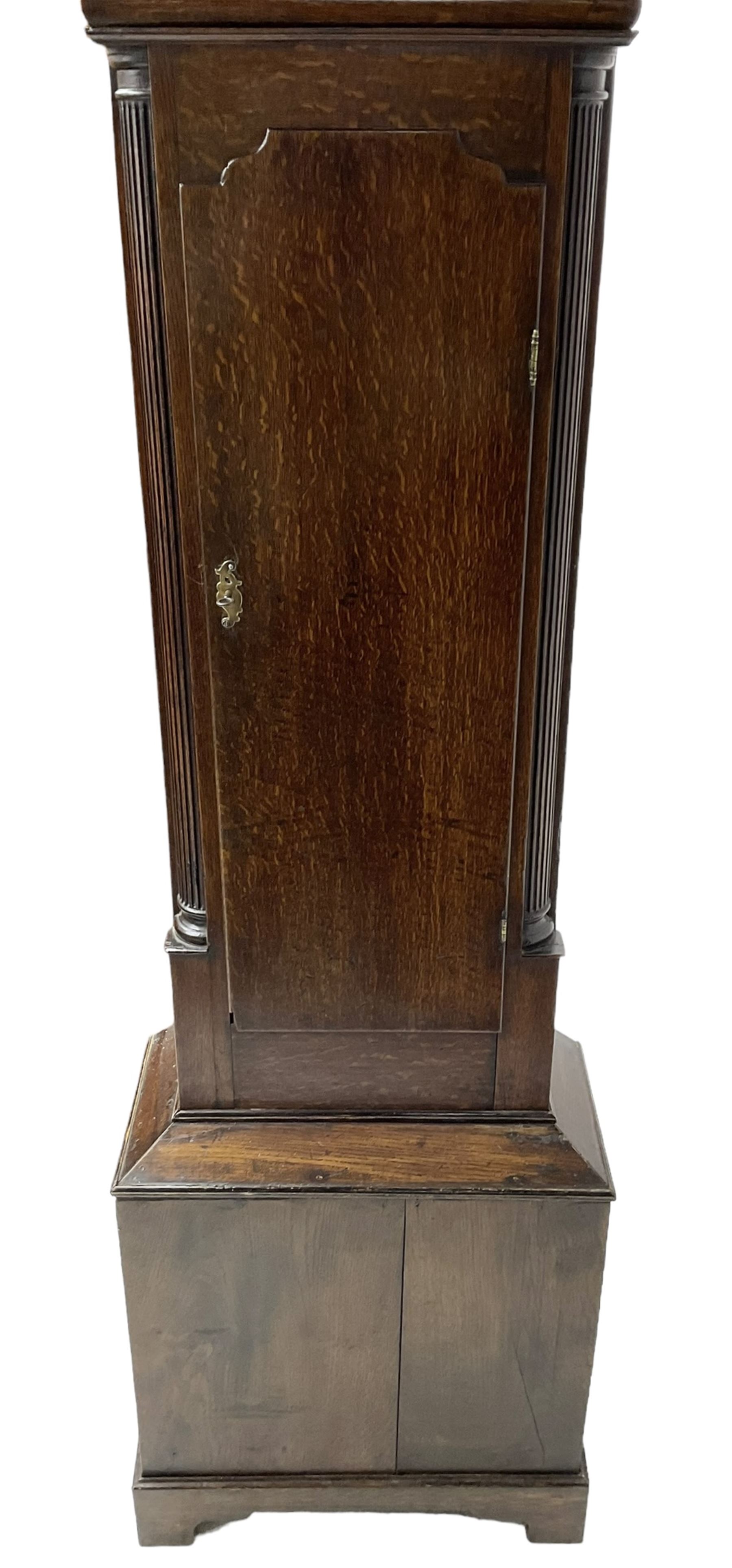 Archibald Coates of Wigan - Eight-day 18th century oak longcase clock with a flat top and blind fri - Bild 3 aus 7