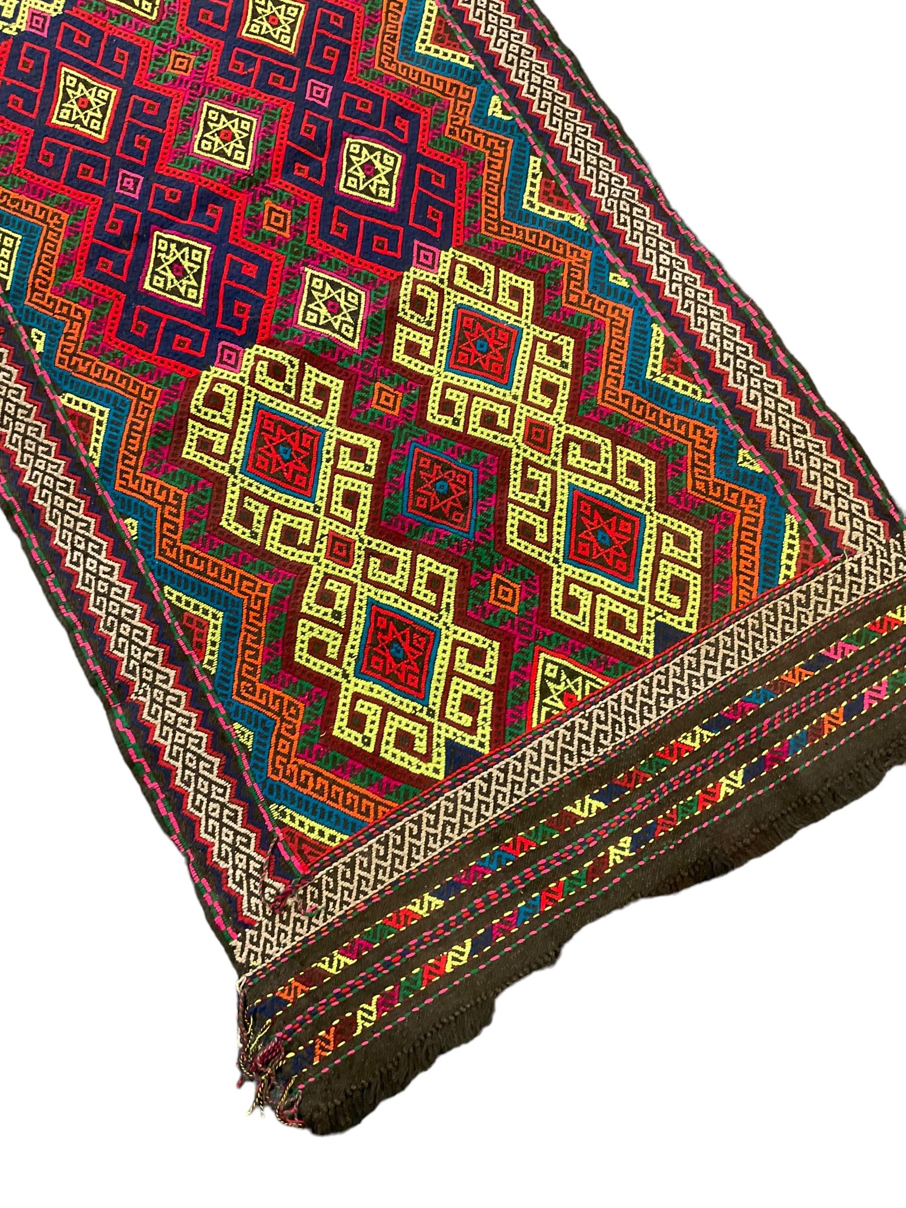 Flatweave geometric design rug - Image 4 of 5