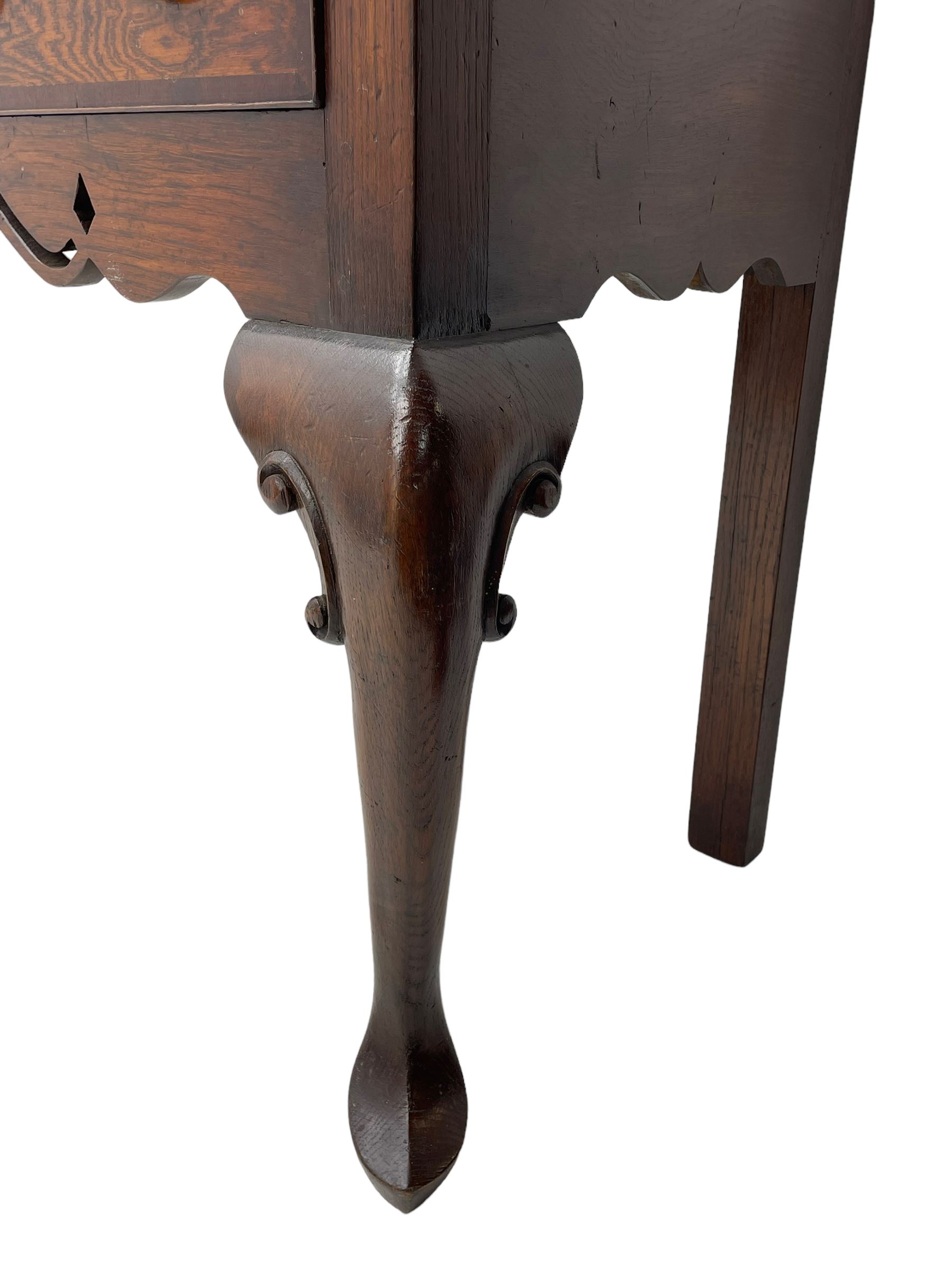 Georgian design oak and mahogany dresser base - Image 4 of 10