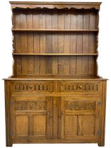 Mid-20th century oak dresser