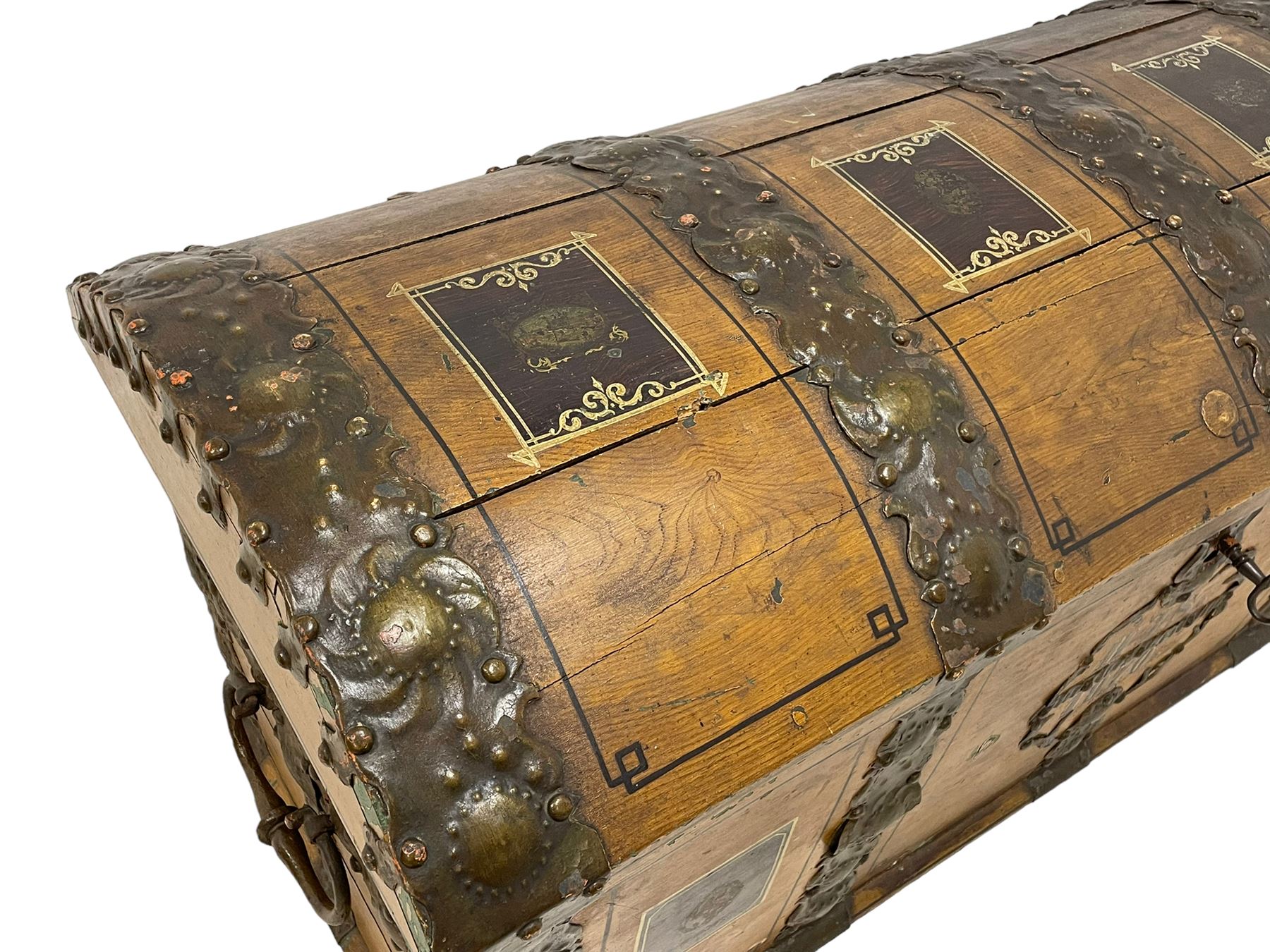 19th century Northern European painted oak sea chest - Image 14 of 29