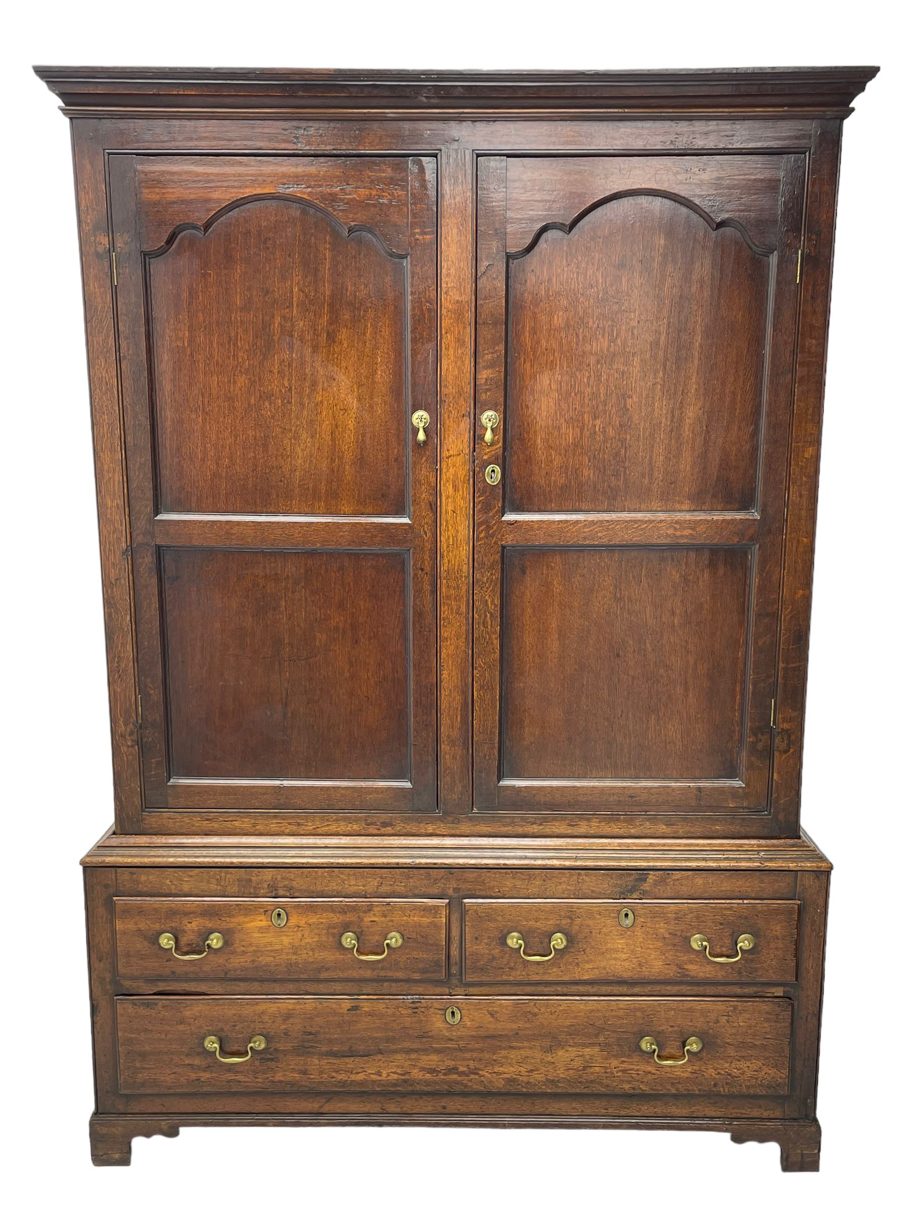 George III oak livery cupboard - Image 2 of 14