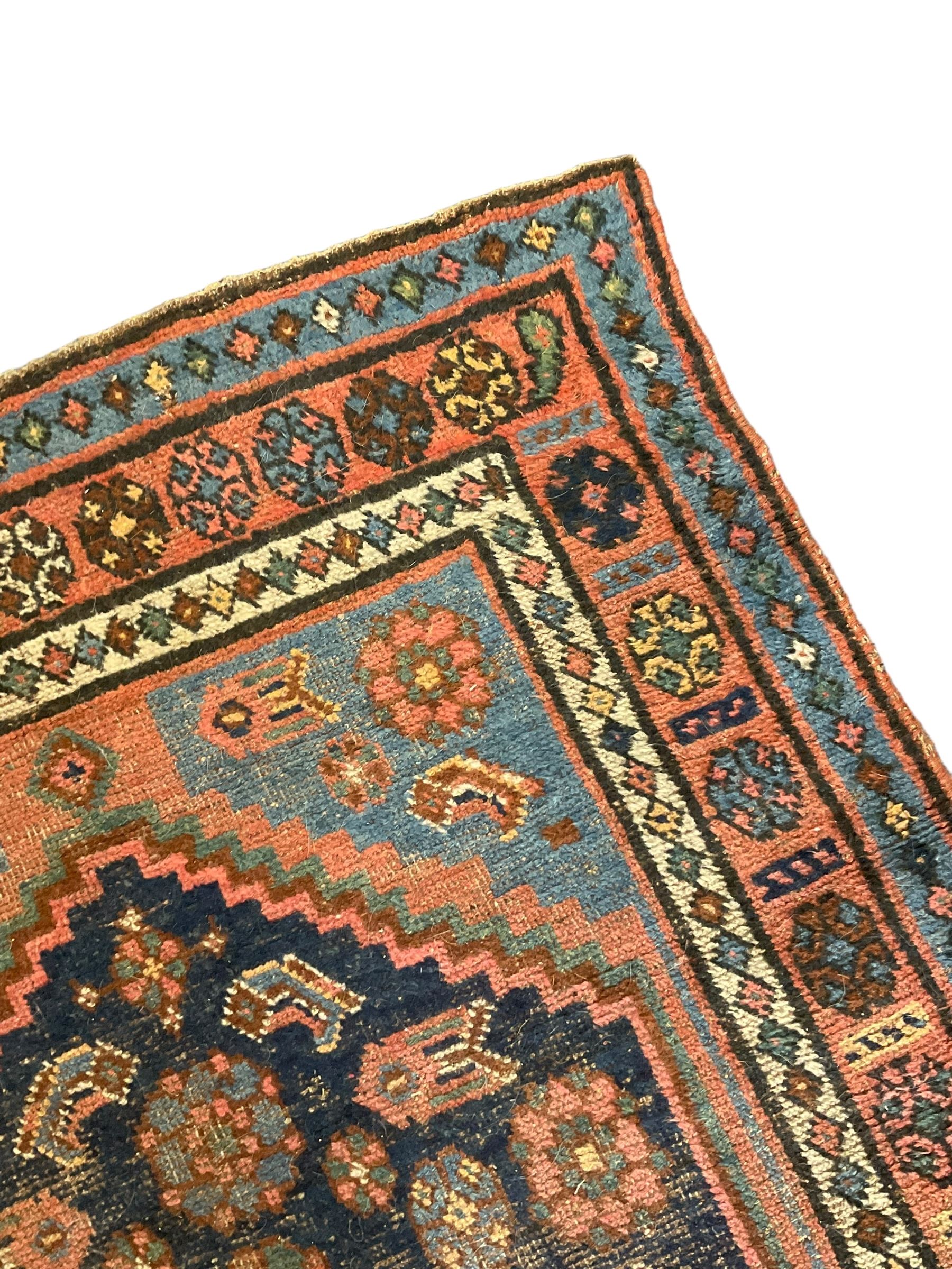 Old Persian rug - Image 5 of 6
