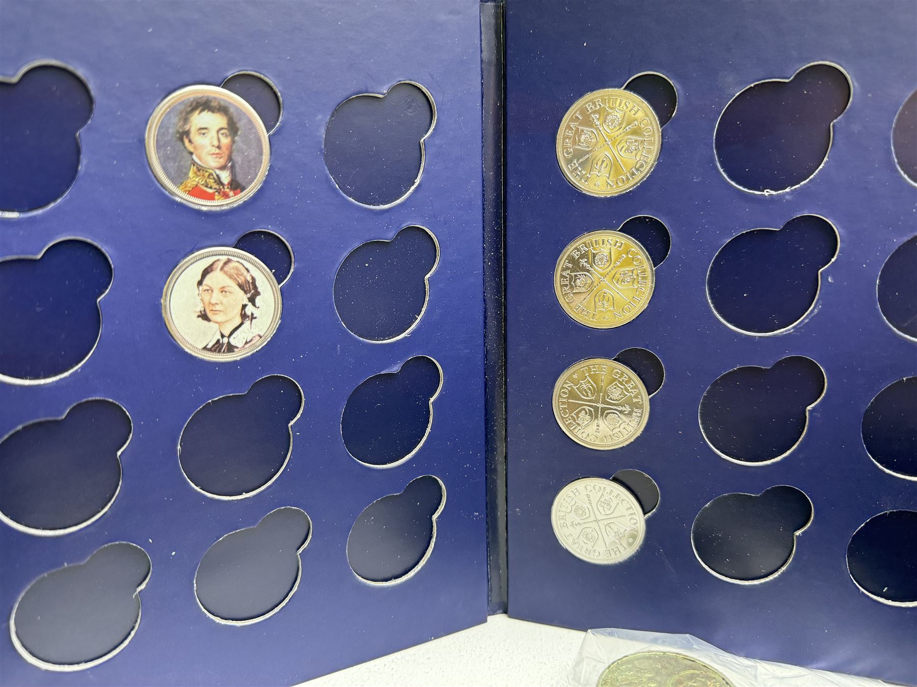 Mostly Commemorative coins and sets - Image 3 of 7