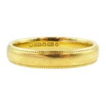 18ct gold wedding band