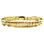 18ct gold graduating link bracelet