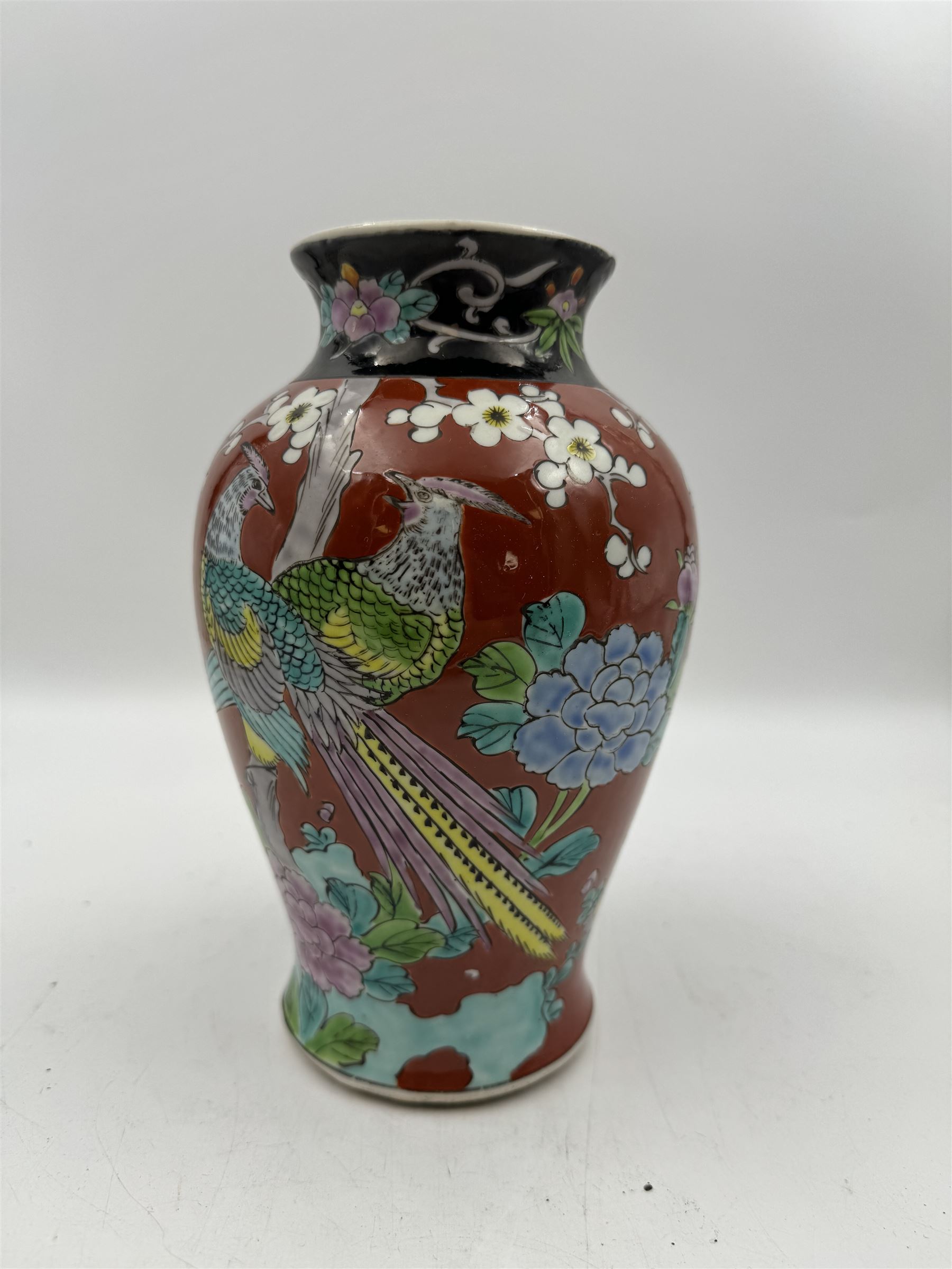 Chinese Qing dynasty famille verte vase - Image 3 of 5