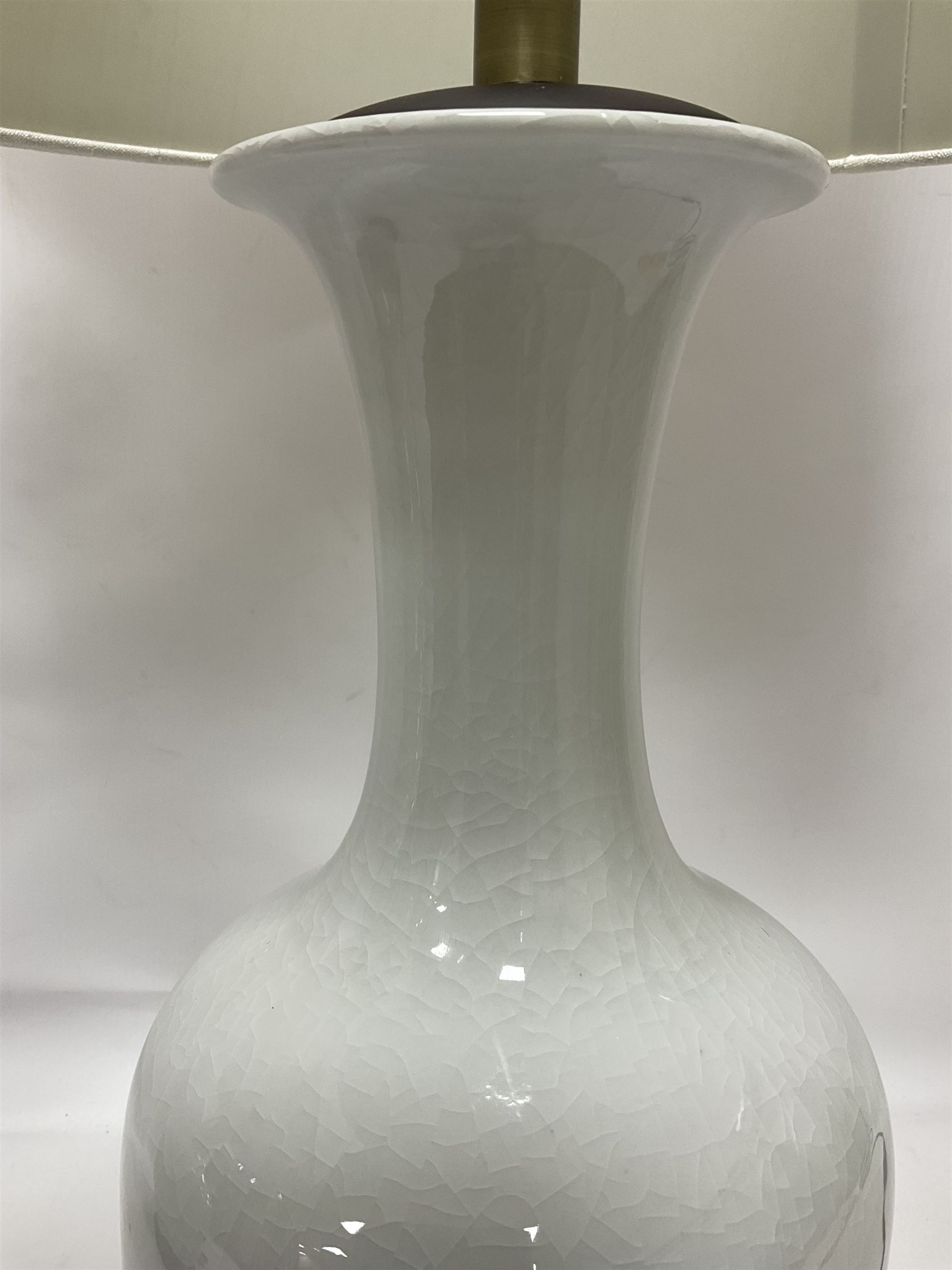 Pair of Chinese ivory crackle glazed table lamps - Image 12 of 14