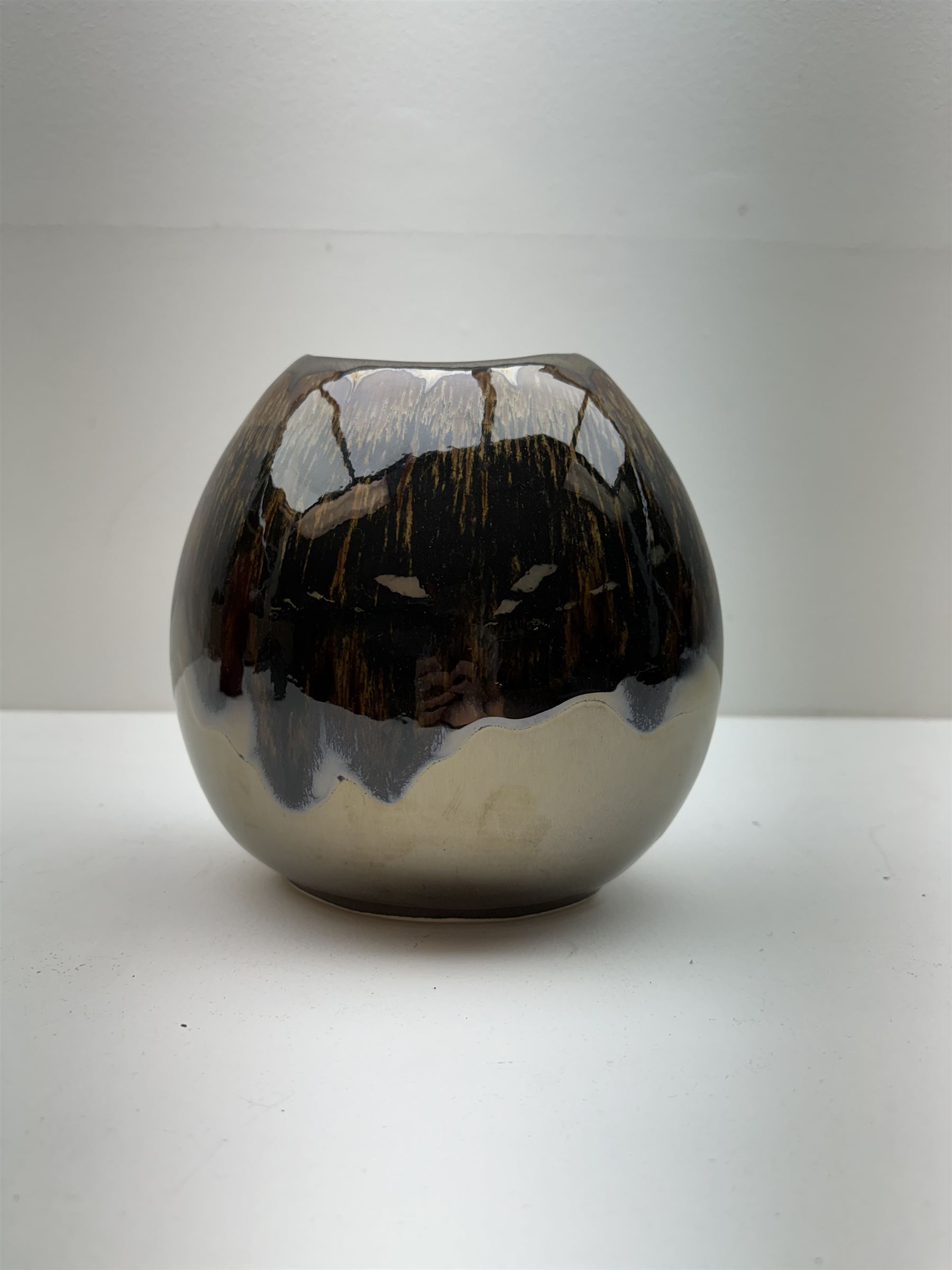 Poole pottery Form vase by Andrew Tanner - Image 5 of 6
