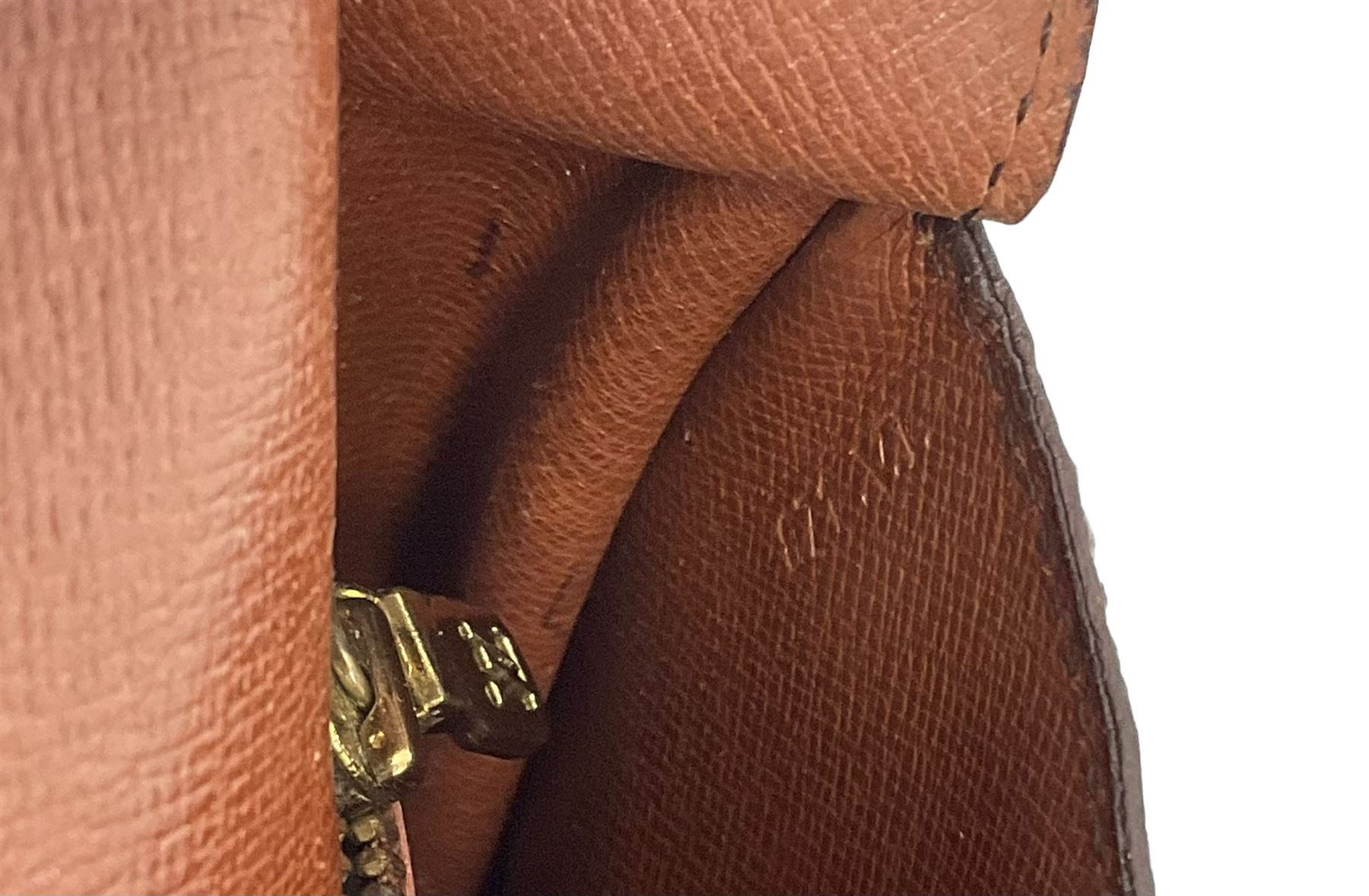 Louis Vuitton Saint Cloud cross body monogram bag with vachetta leather strap and snap closure to th - Image 9 of 11