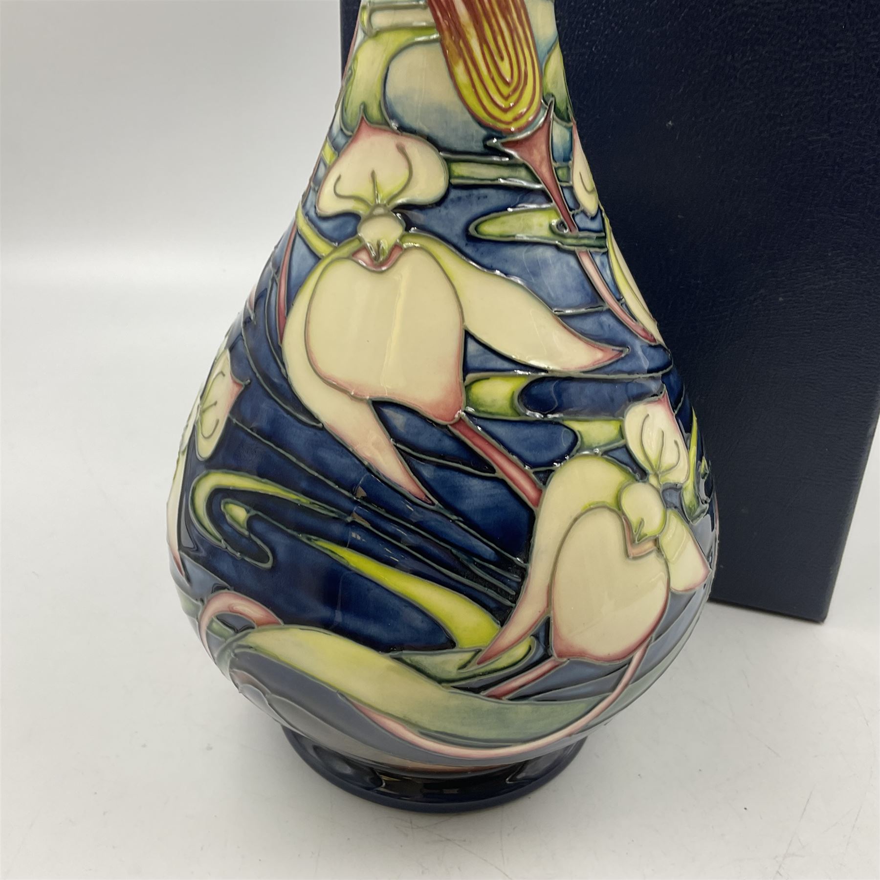 Moorcroft vase - Image 5 of 9