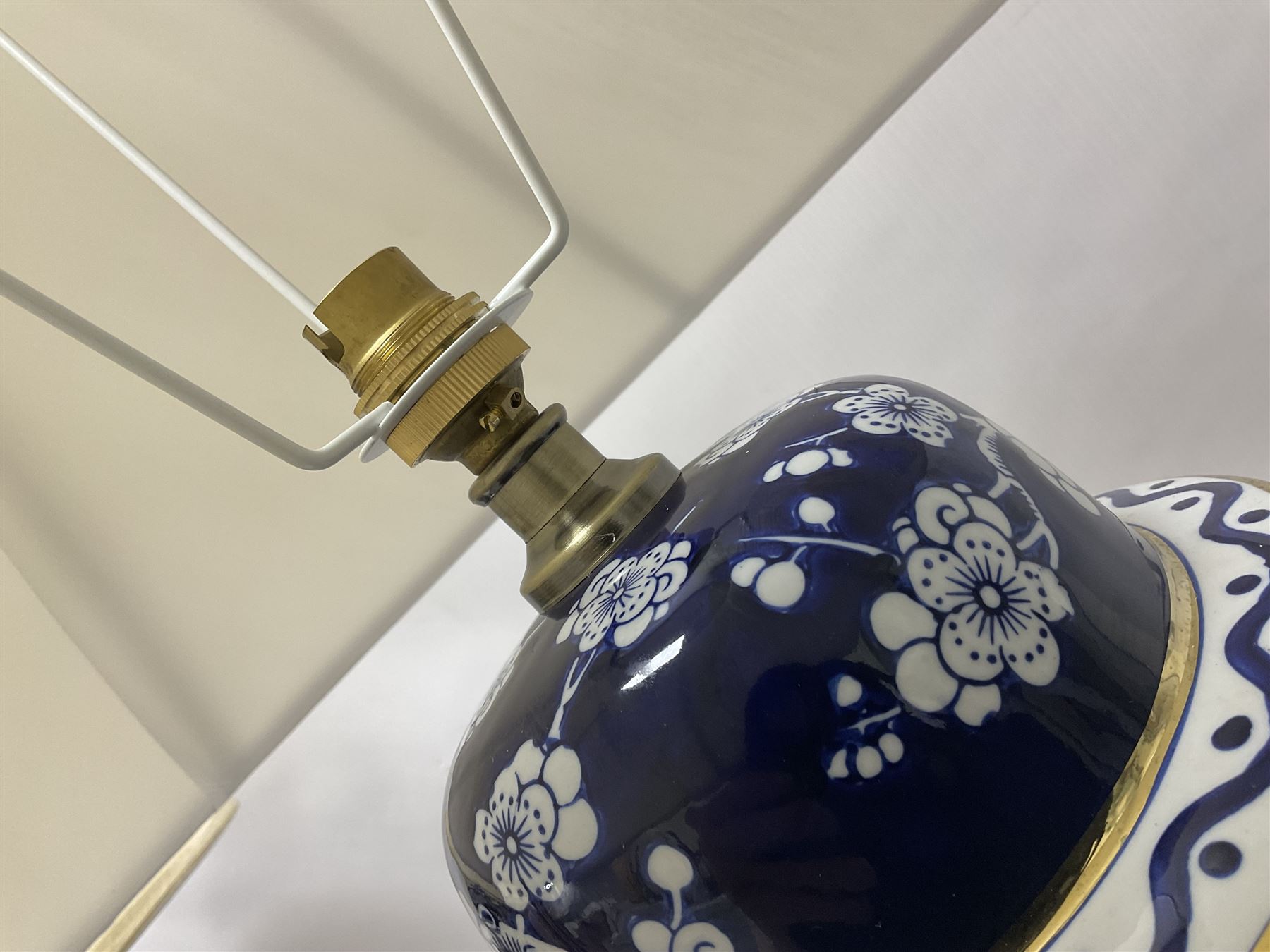 Pair of blue and white table lamps - Image 10 of 14