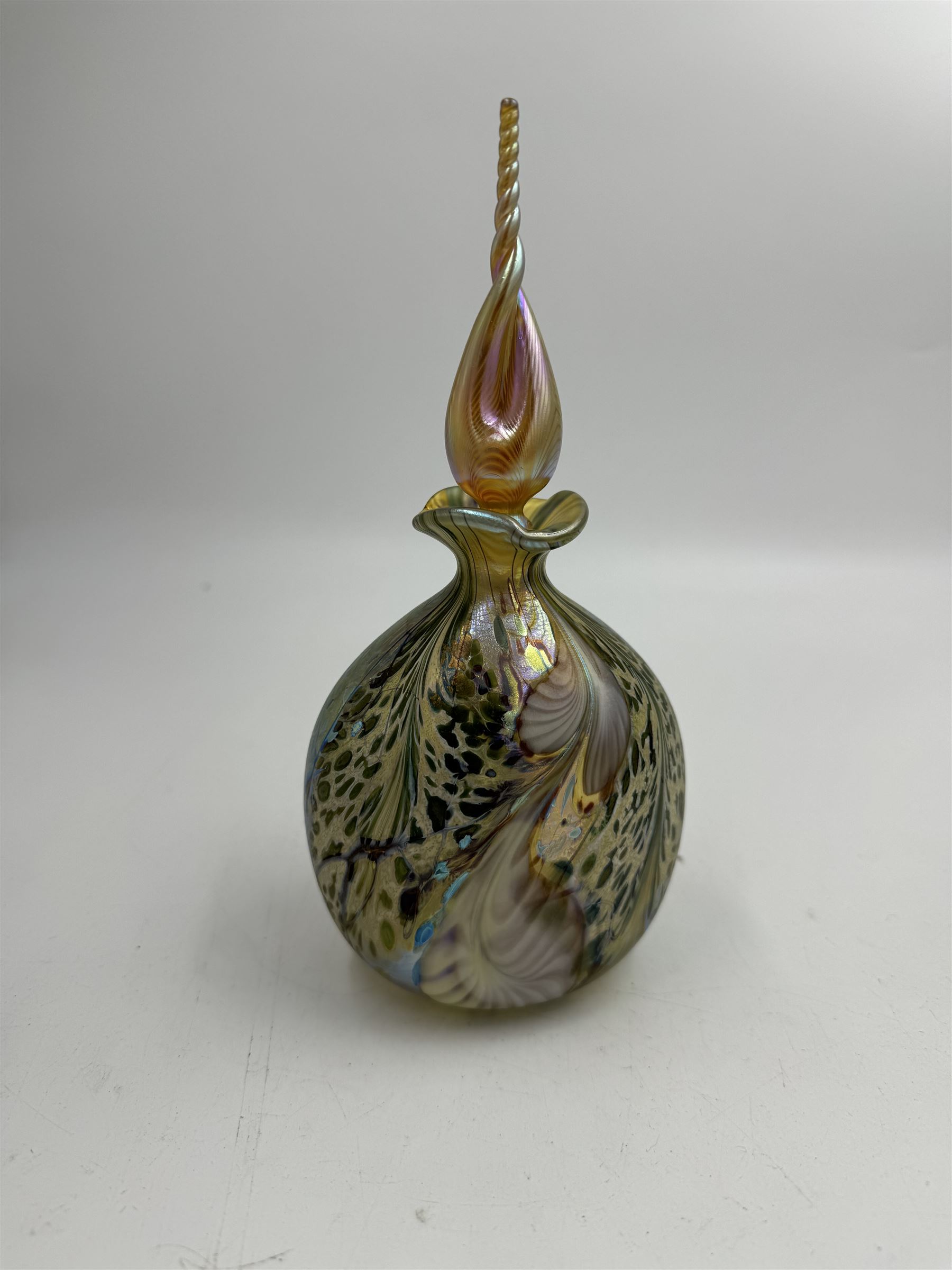 Okra scent bottle Gold Tranquility - Image 2 of 4