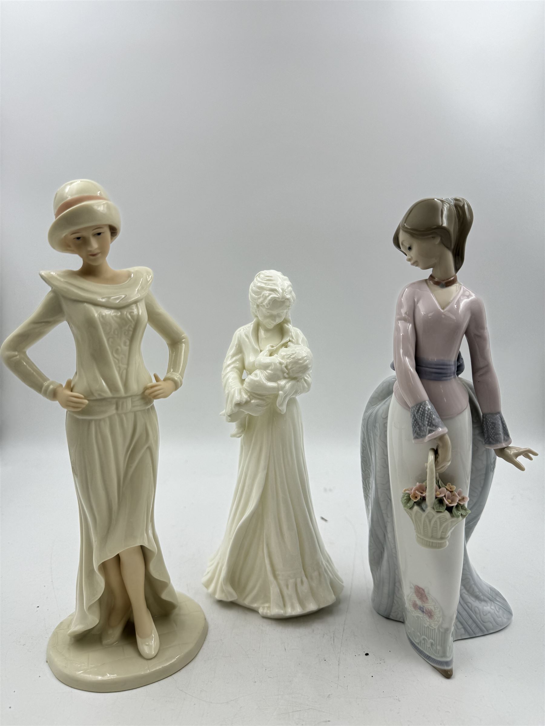 Lladro figurine - Image 2 of 4