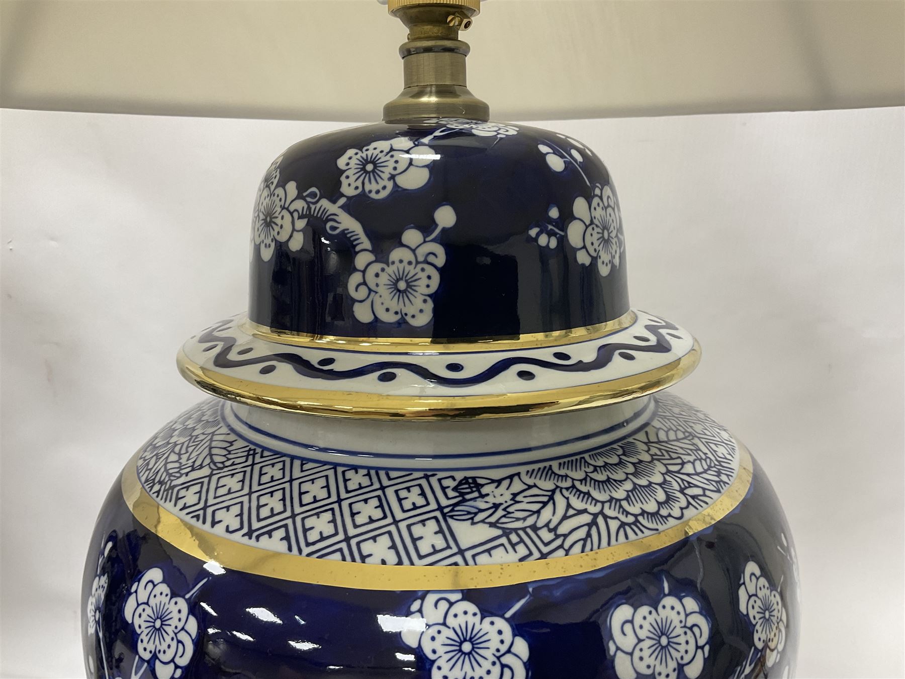 Pair of blue and white table lamps - Image 11 of 14