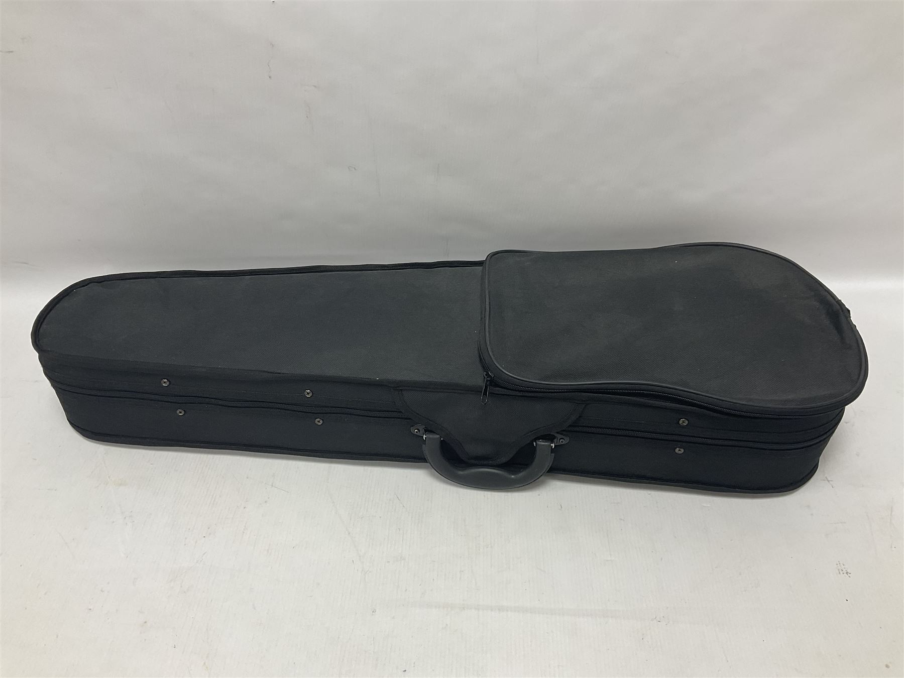 Full size violin with a maple case and ebonised fingerboard and fittings - Bild 3 aus 21