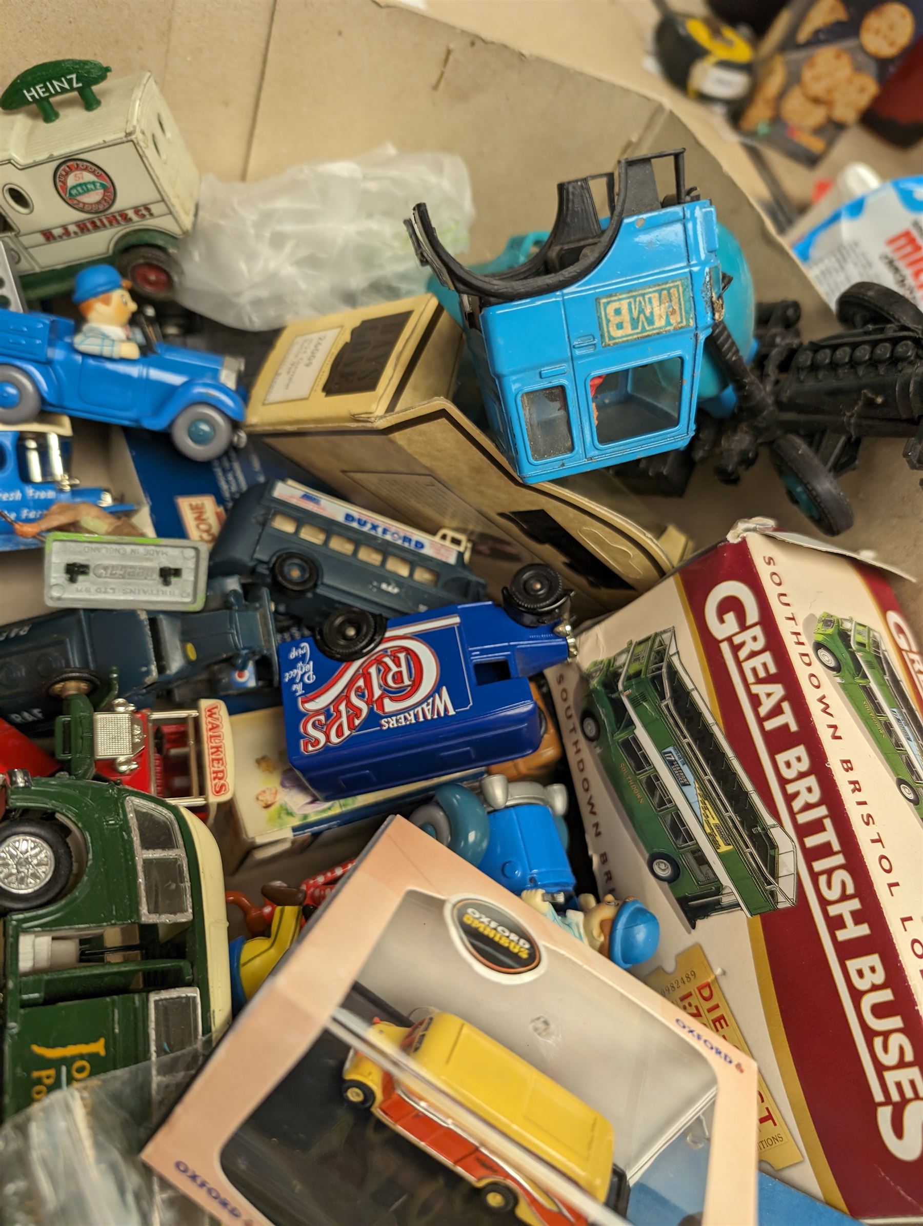 Collection of diecast models - Image 2 of 3