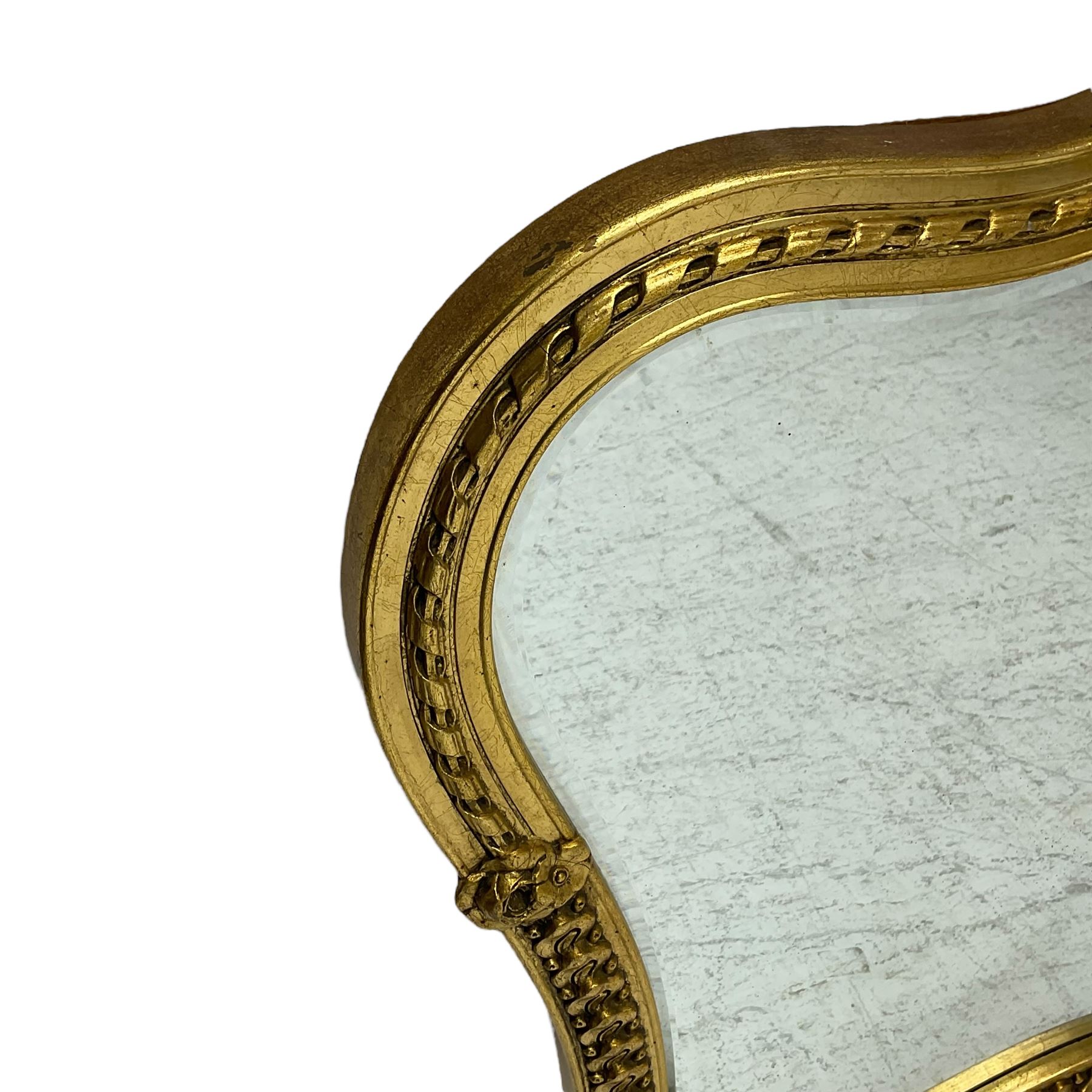 Wall mirror in shaped gilt frame with ribbon pediment - Image 3 of 3