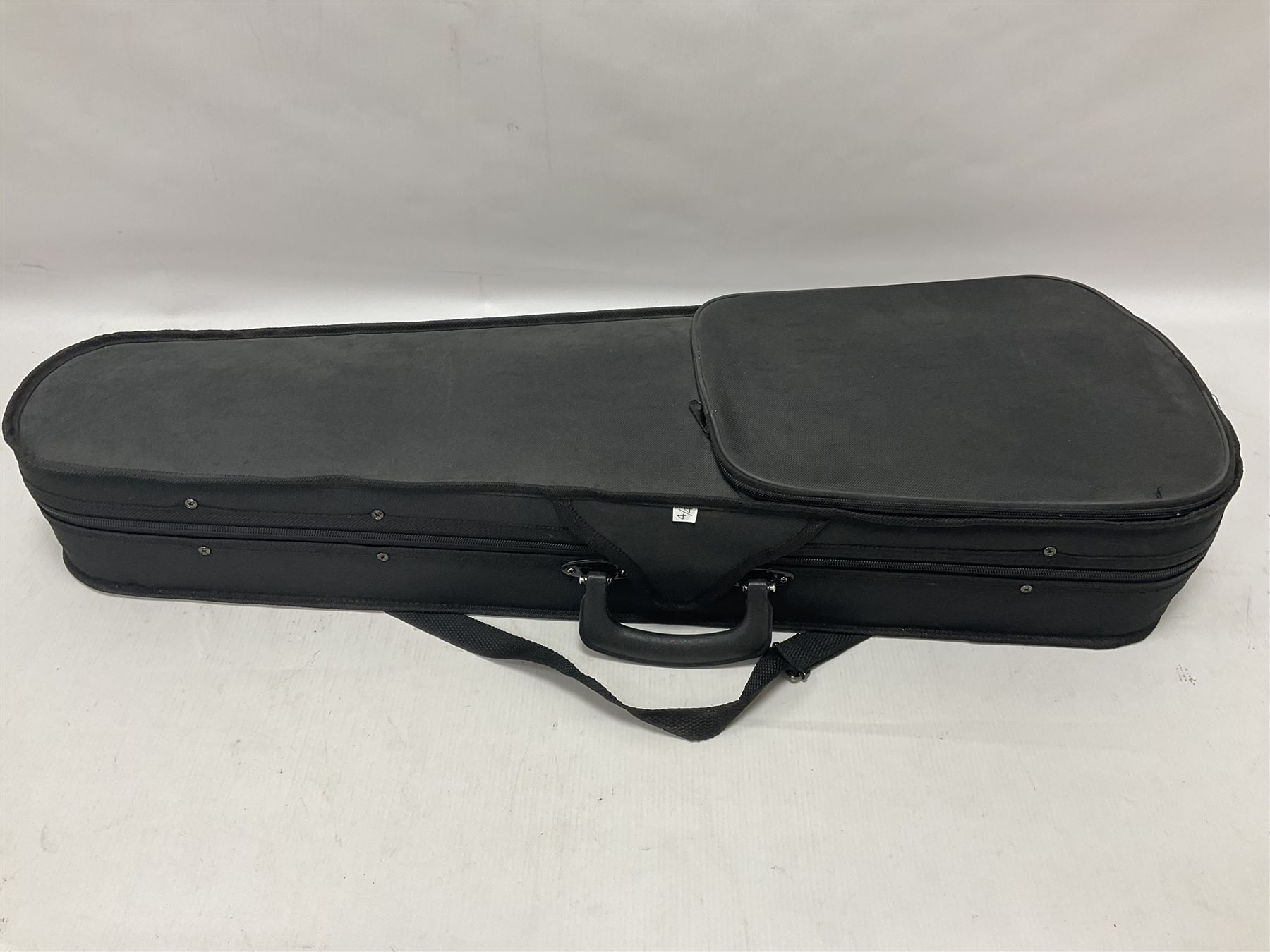 Full size violin with a maple case and ebonised fingerboard and fittings - Bild 2 aus 15