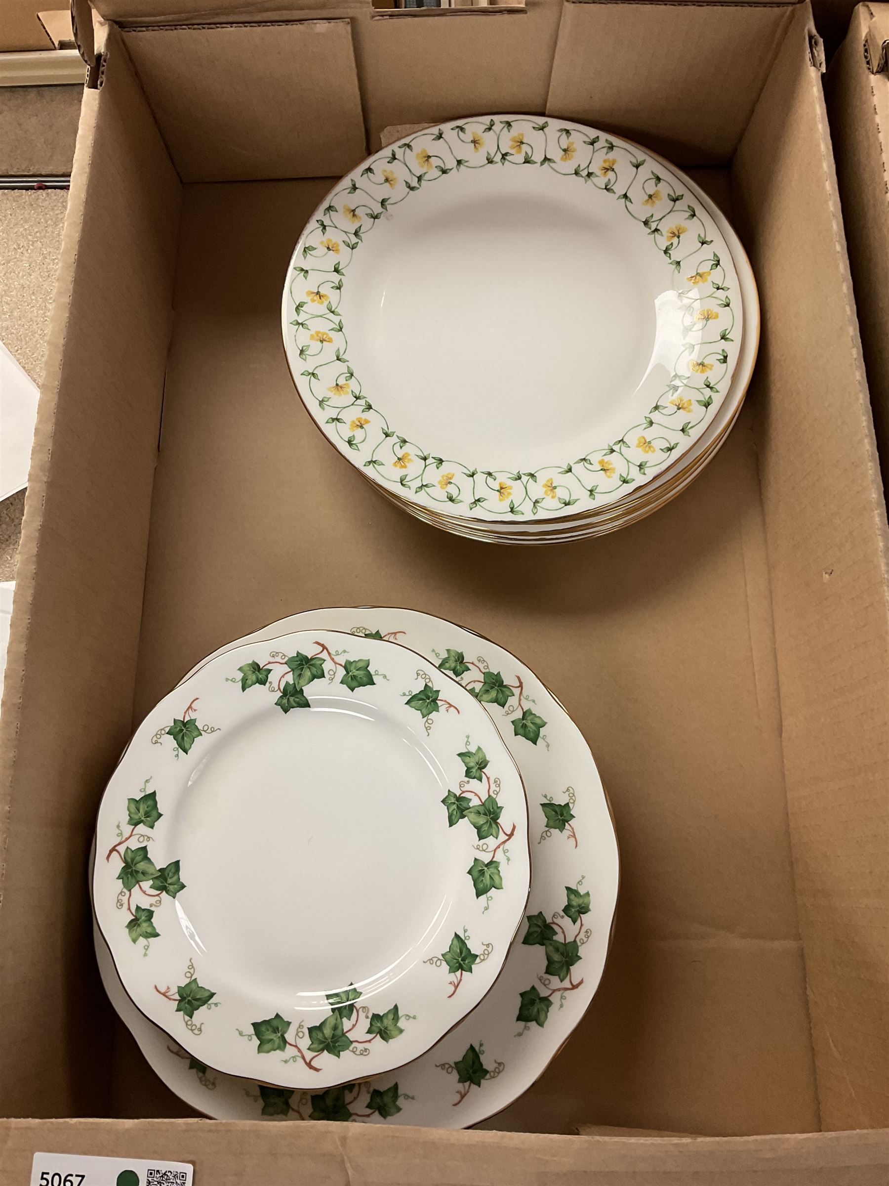 Collection of dinnerwares including Colclough - Bild 5 aus 5