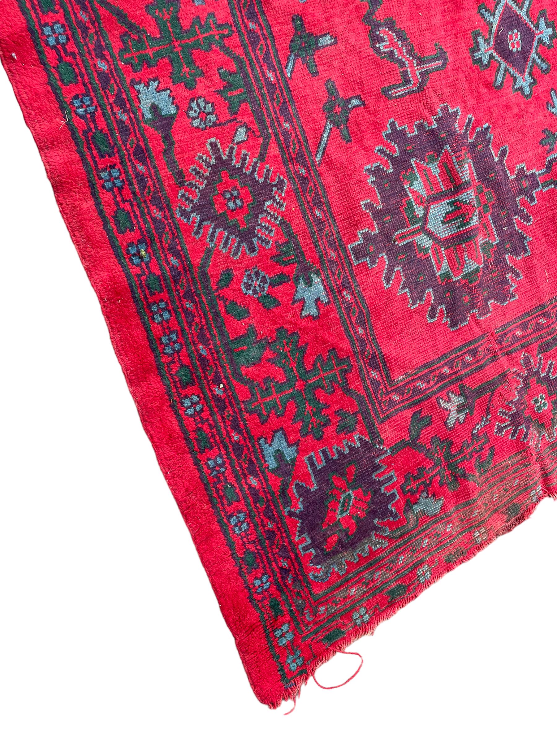 Early 20th century Western Anatolia Turkish Oushak crimson ground carpet - Image 7 of 10