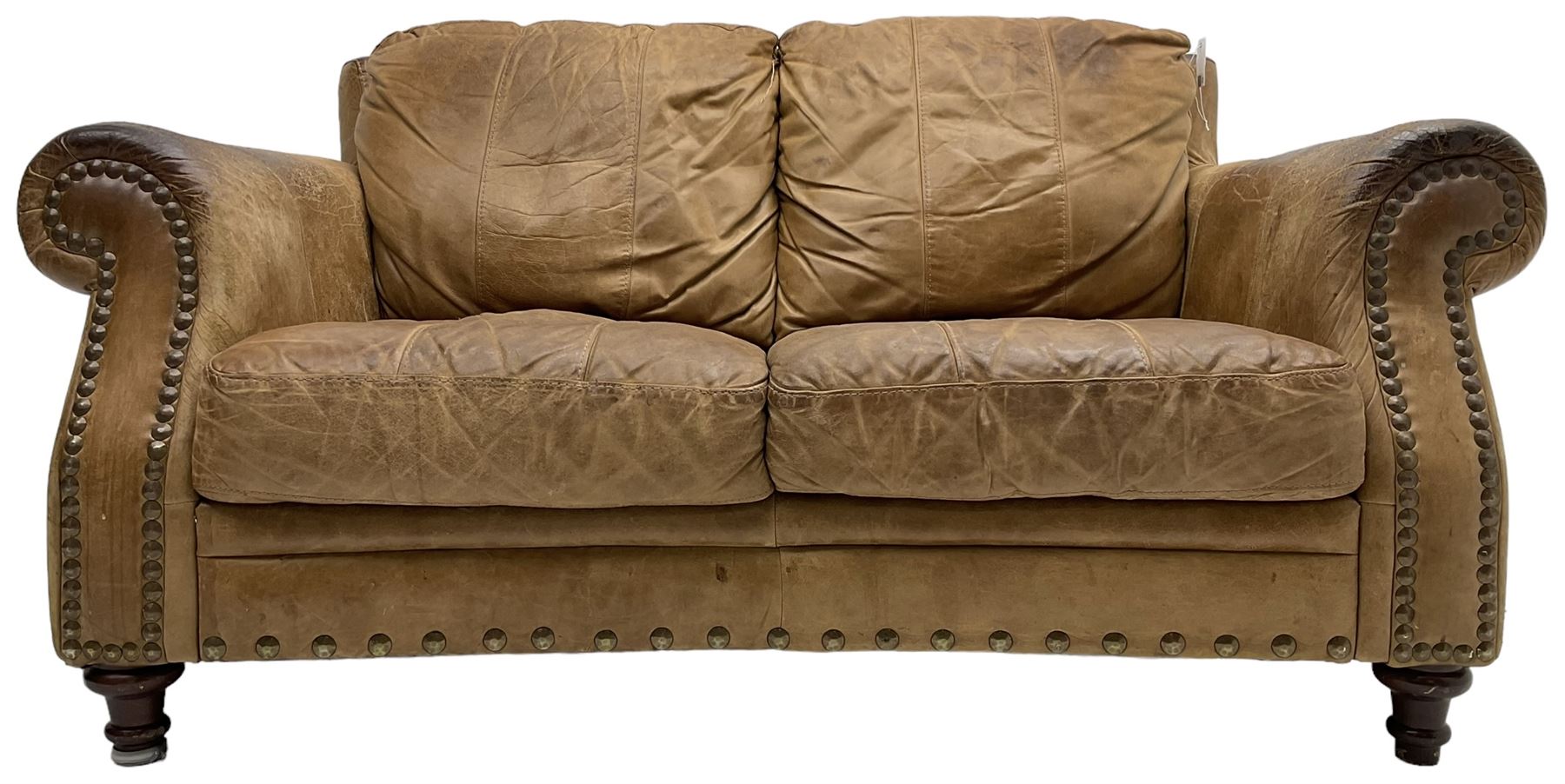 Two-seat club sofa