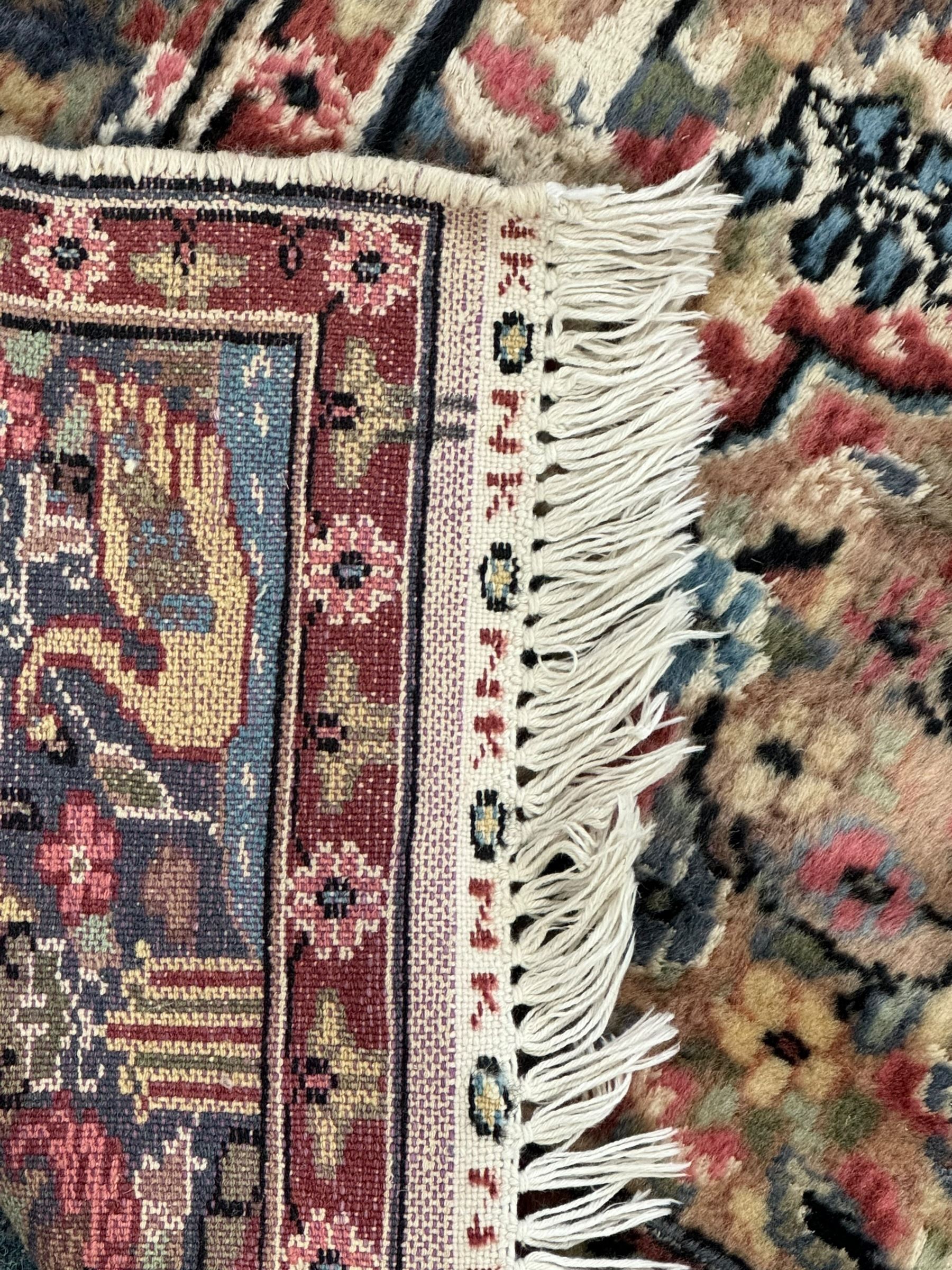 Persian design ivory ground rug - Image 3 of 5