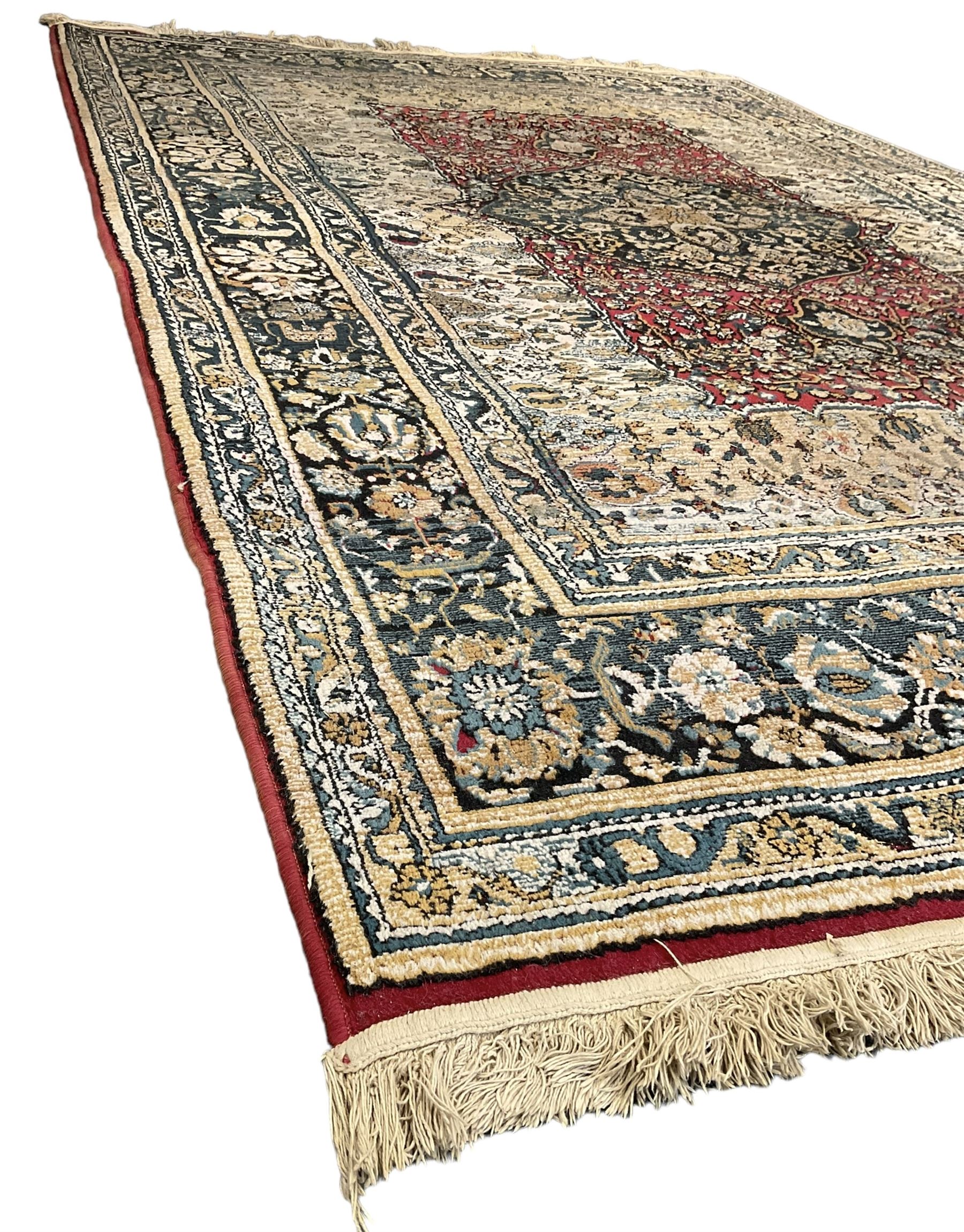 Persian design rug - Image 5 of 7