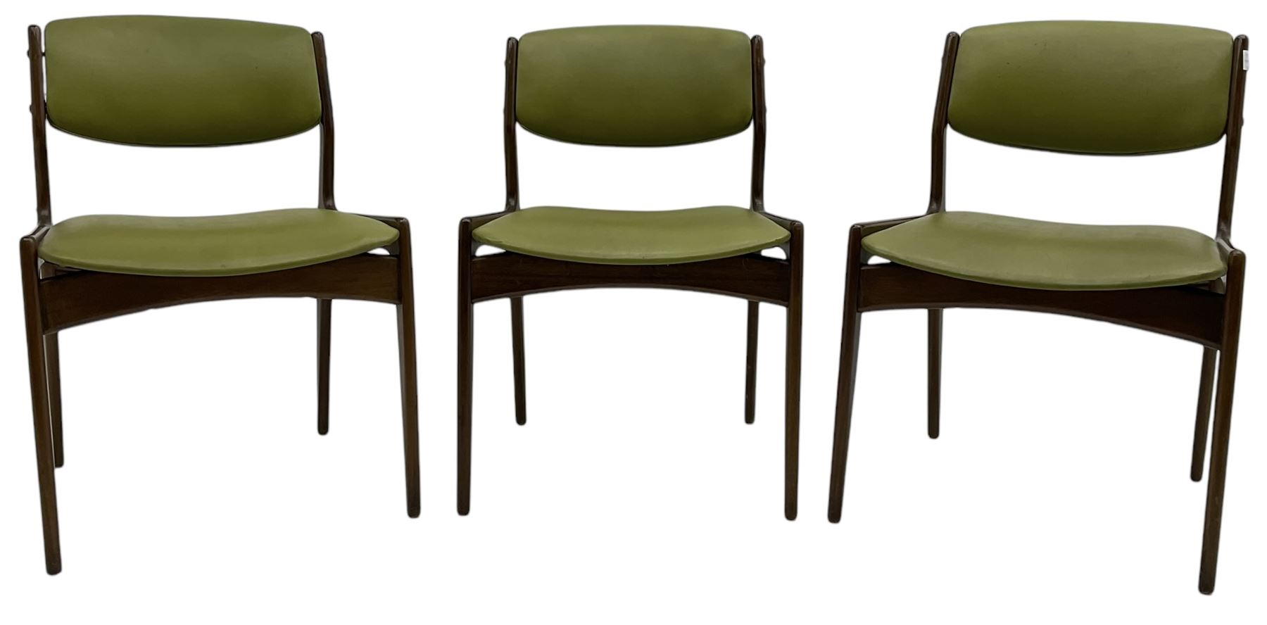 Set of six (4+2) mid-20th century teak dining chairs upholstered in green vinyl - Image 5 of 6