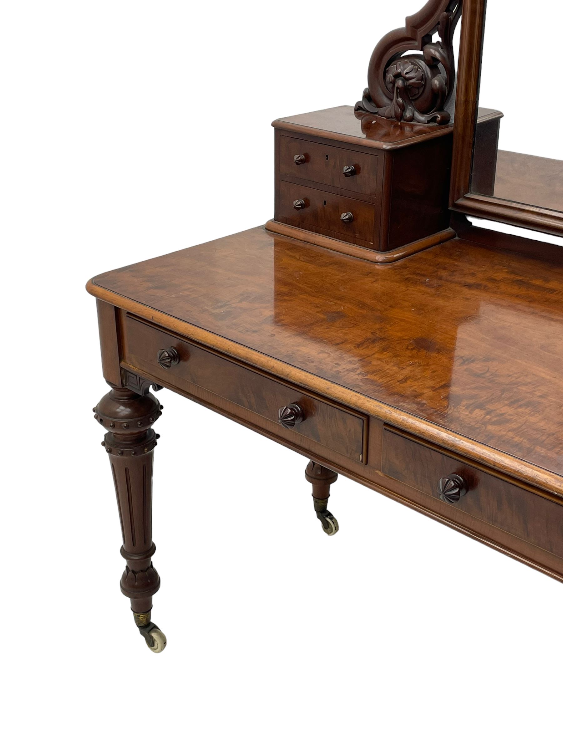 Victorian figured mahogany two-piece bedroom set - the washstand with white and black marble moulded - Image 6 of 28