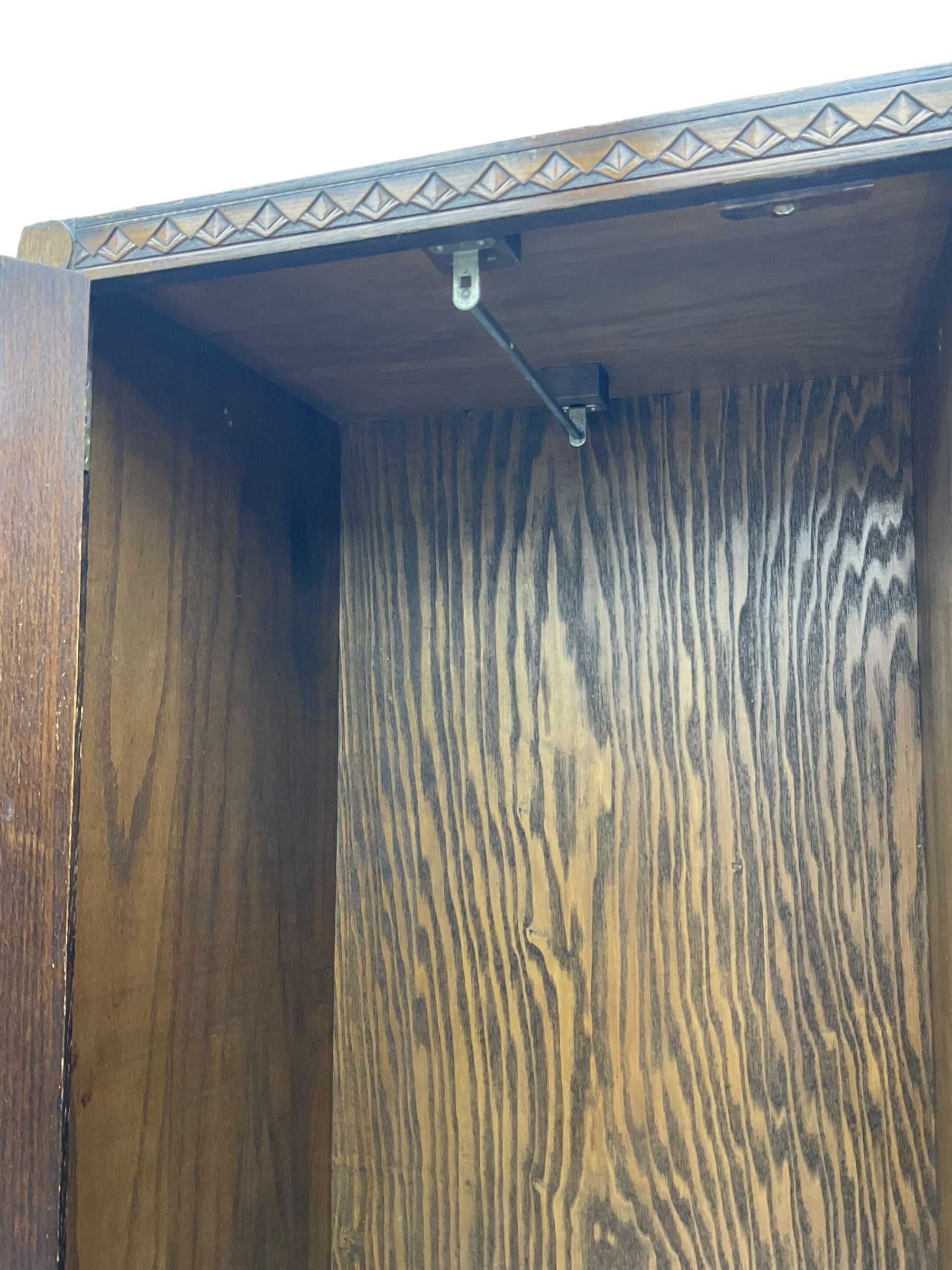 Mid-20th century oak wardrobe - Image 14 of 21