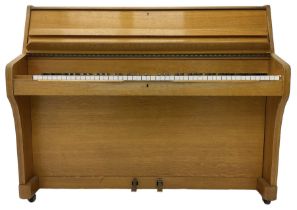 Kemble - English 20th century compact upright piano in light oak case