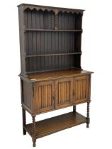 Early to mid-20th century oak dresser