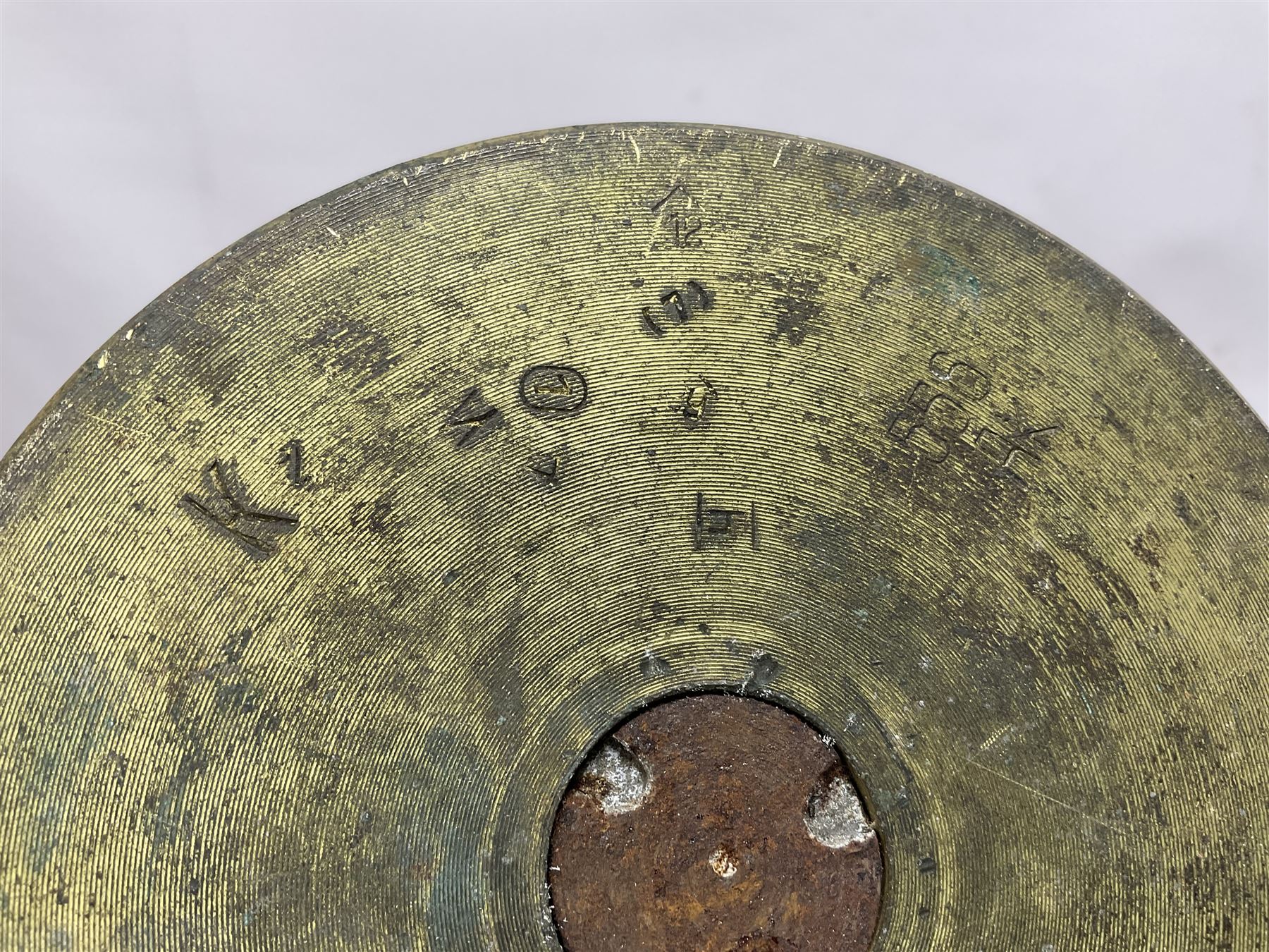 Large brass shell case - Image 11 of 12