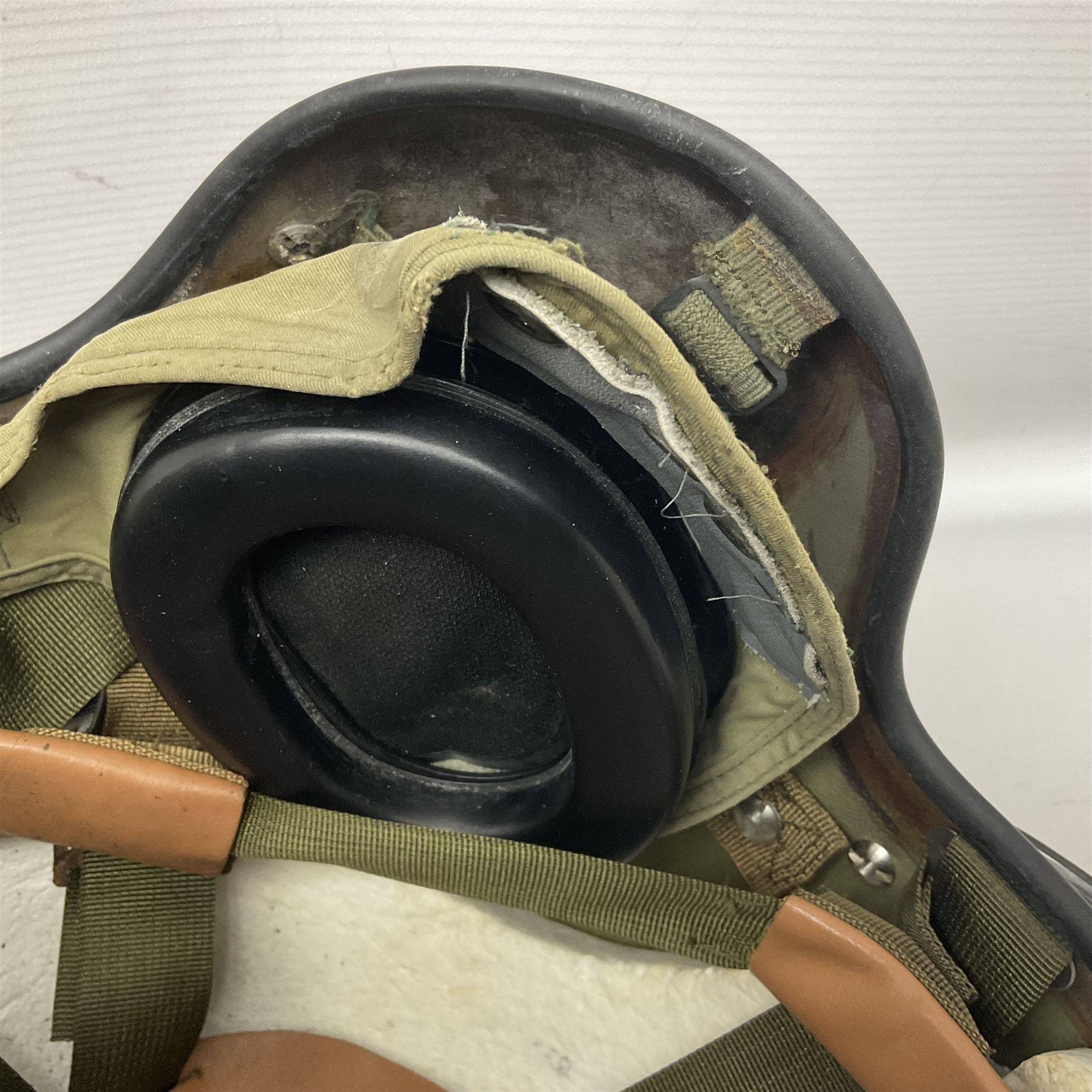 Silver grey SPH-4B Flight Helmet as used by helicopter pilots in the USAF and US Army in the 1990s; - Image 14 of 20