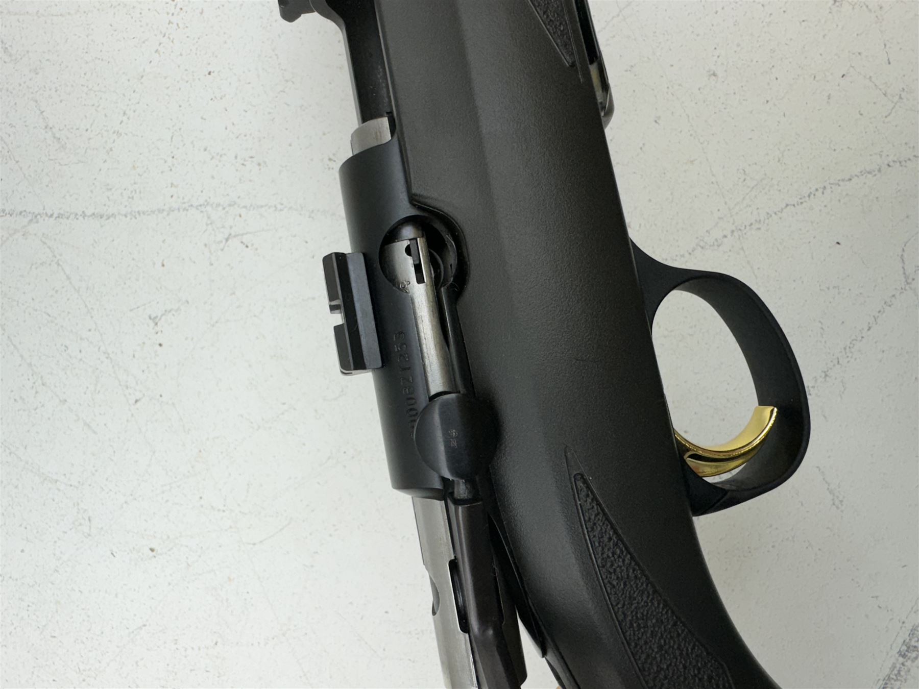 SECTION 1 FIREARMS CERTIFICATE REQUIRED - Browning threaded T-Bolt .17 HMR bolt-action rifle - Bild 12 aus 12