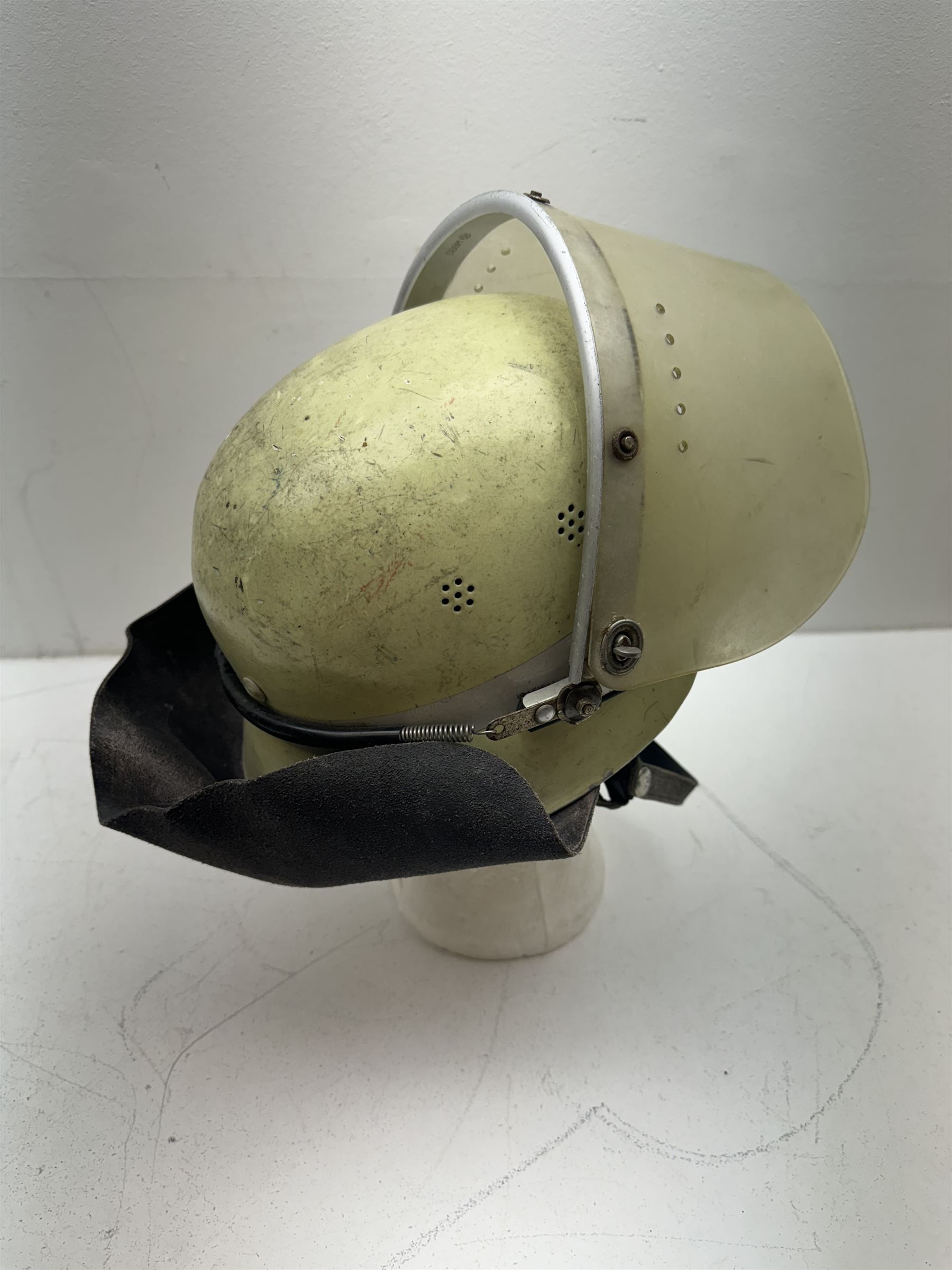 German fireman's helmet - Image 3 of 5