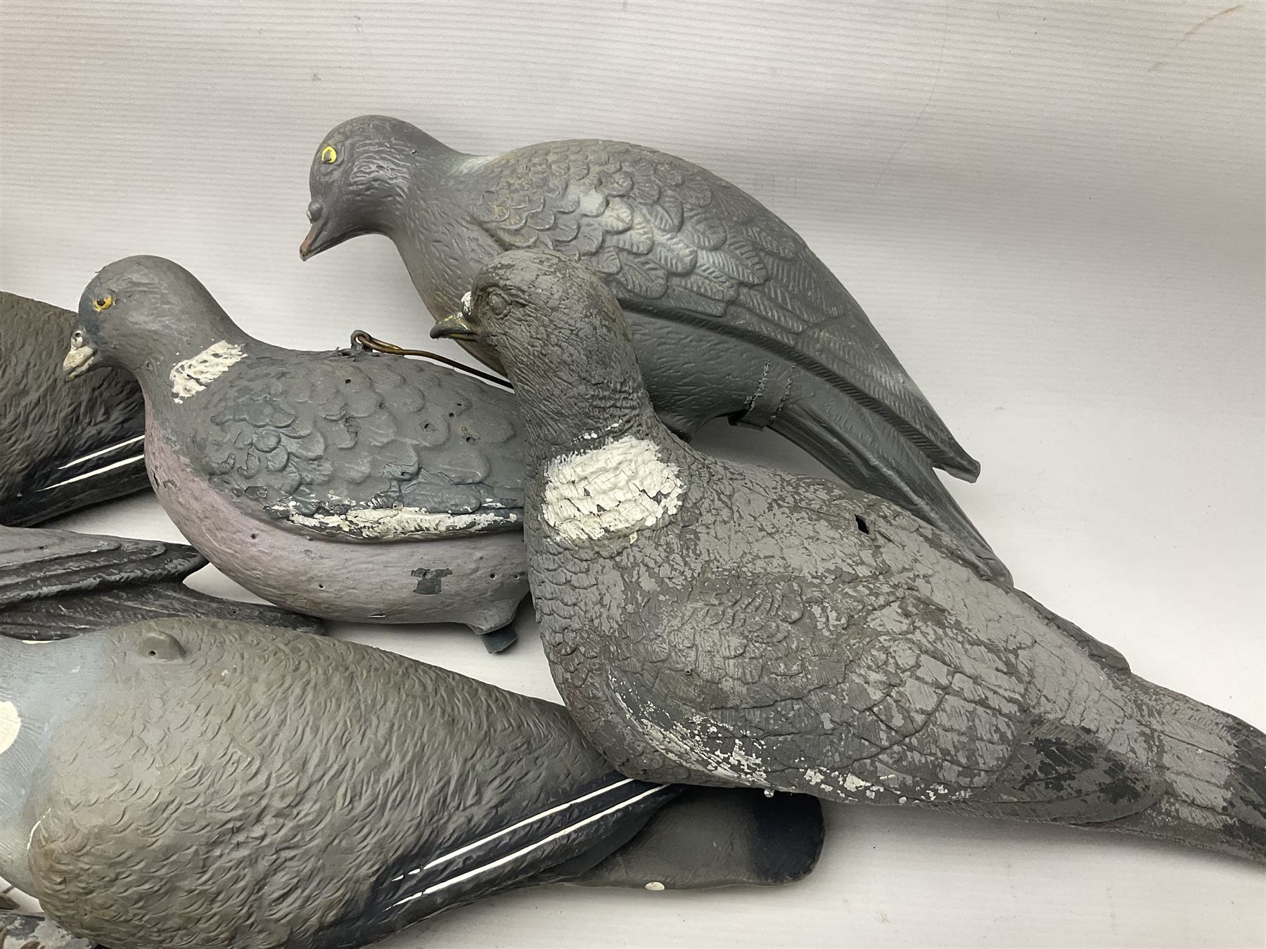 Fourteen Wood Pigeon decoys - Image 10 of 12