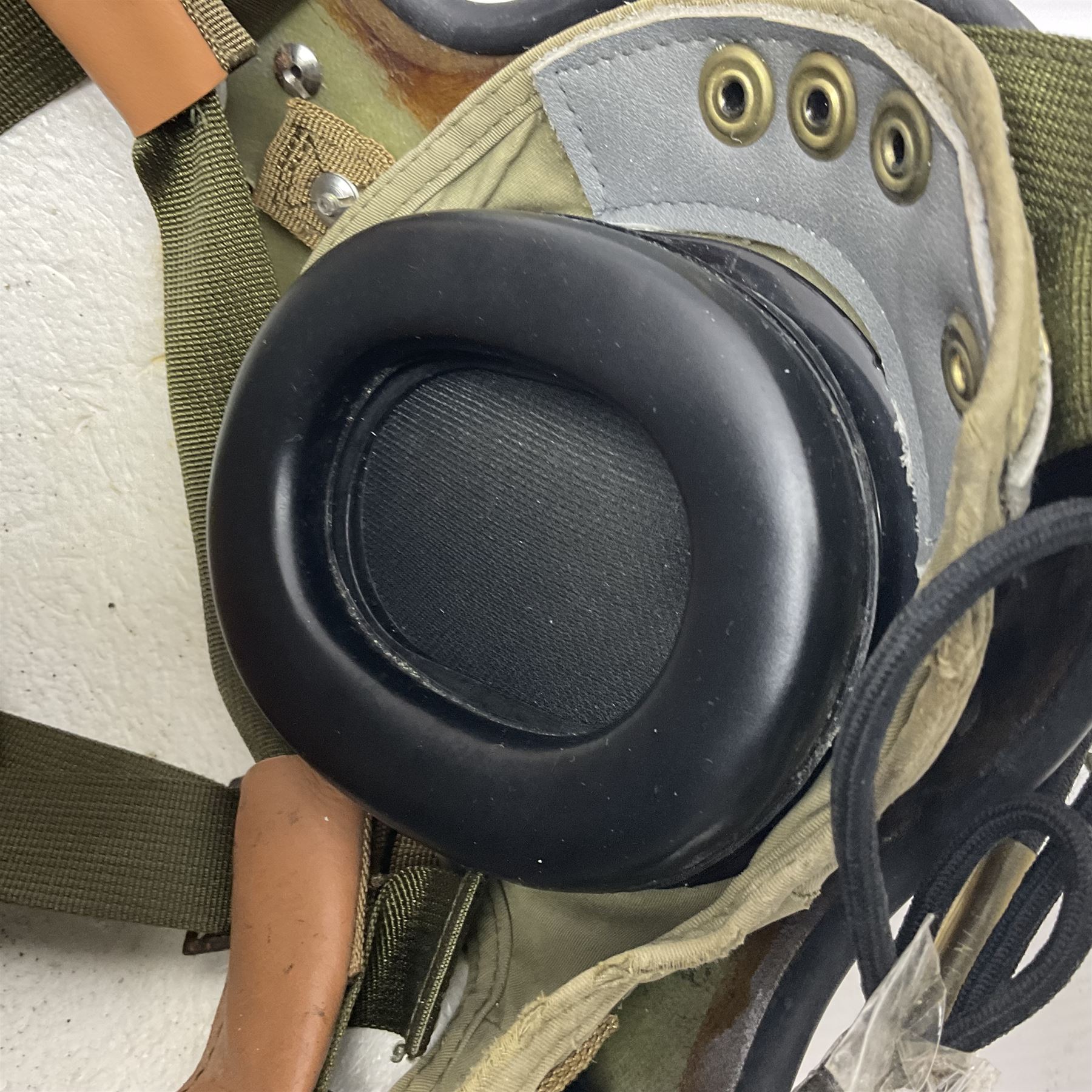 Silver grey SPH-4B Flight Helmet as used by helicopter pilots in the USAF and US Army in the 1990s; - Image 13 of 20