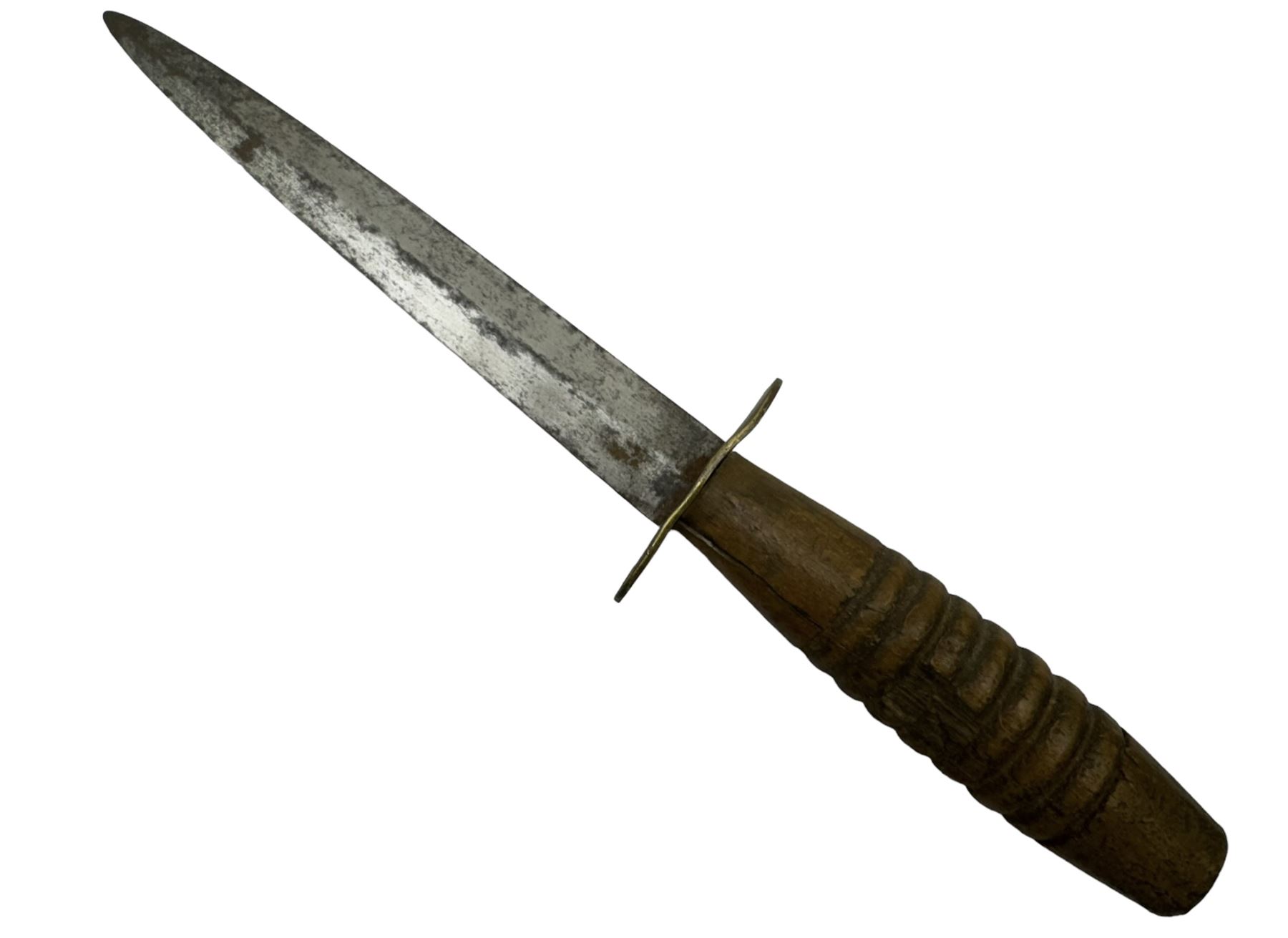 Commando knife featuring turned wooden handle with brass cross guard and leather scabbard L31cm ove