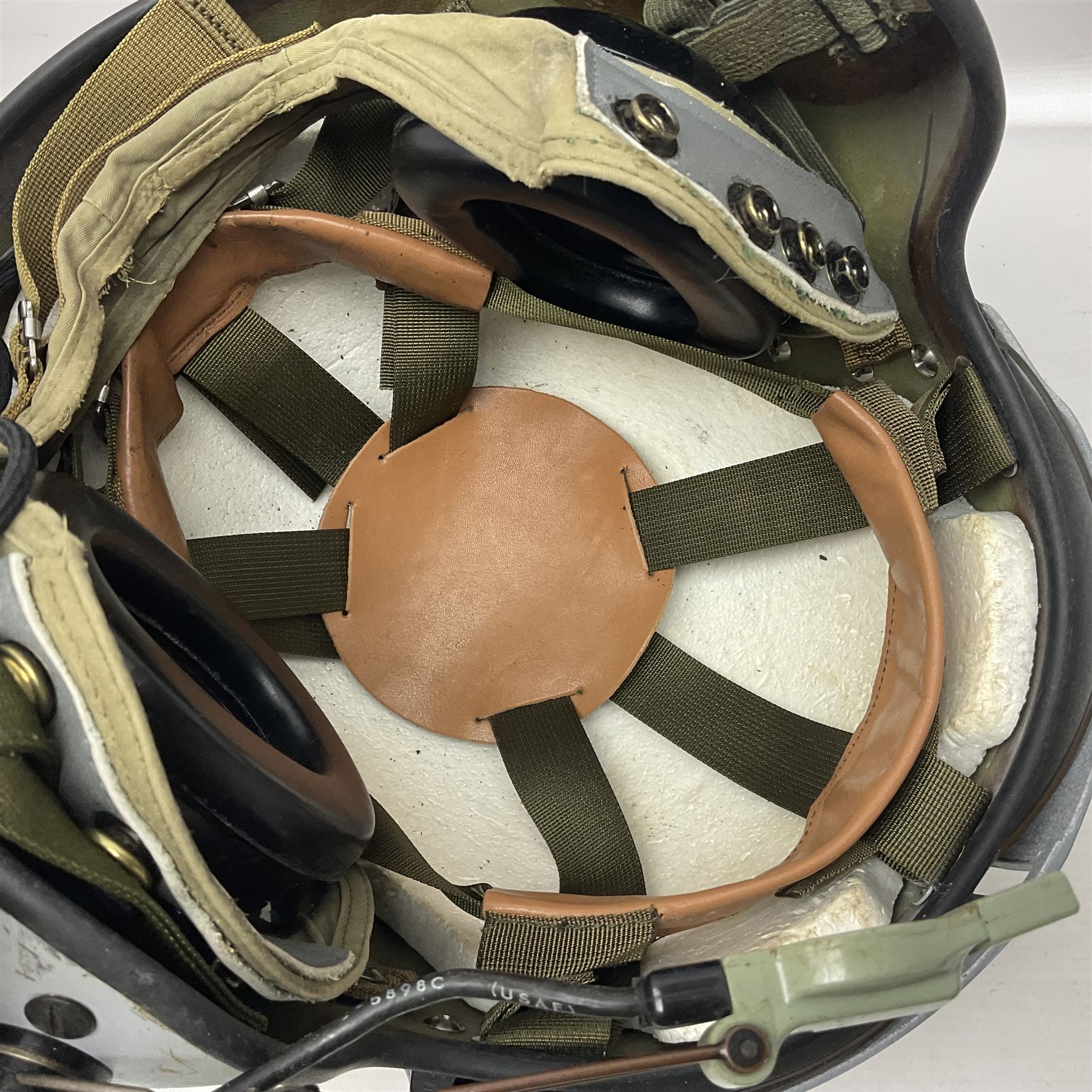 Silver grey SPH-4B Flight Helmet as used by helicopter pilots in the USAF and US Army in the 1990s; - Image 15 of 20