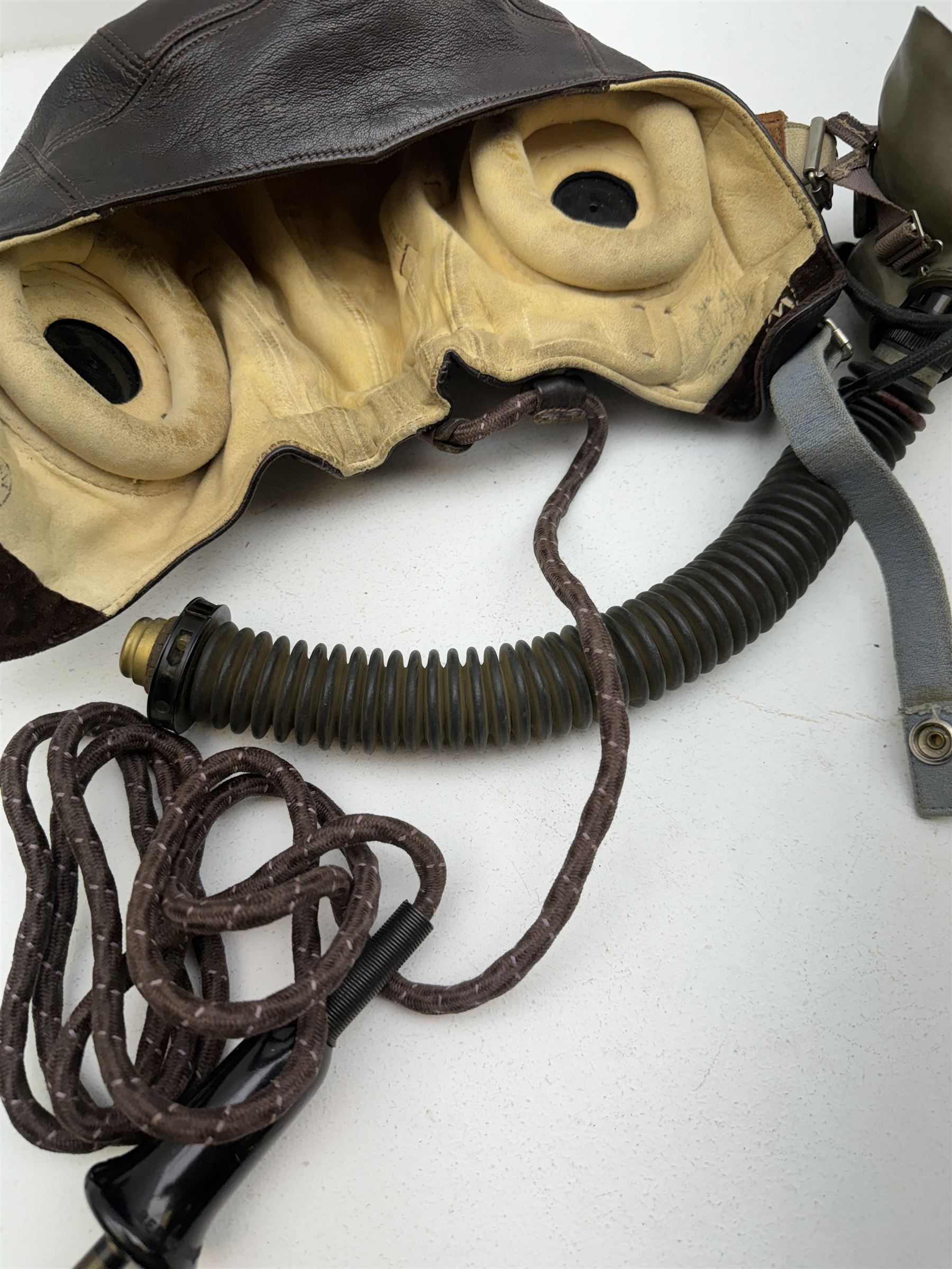 British RAF Flying Helmet complete with AM marked headphones and wiring loom with jack plug - Image 6 of 6
