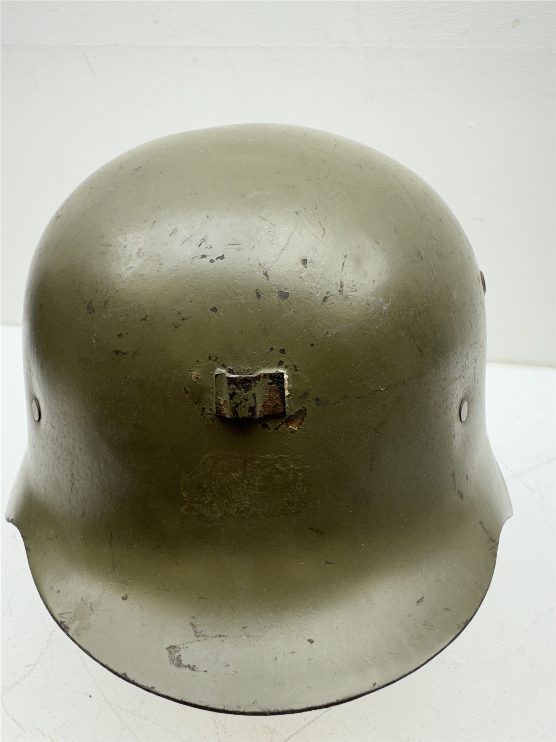 WWII Spanish combat steel helmet model Z - Image 4 of 4