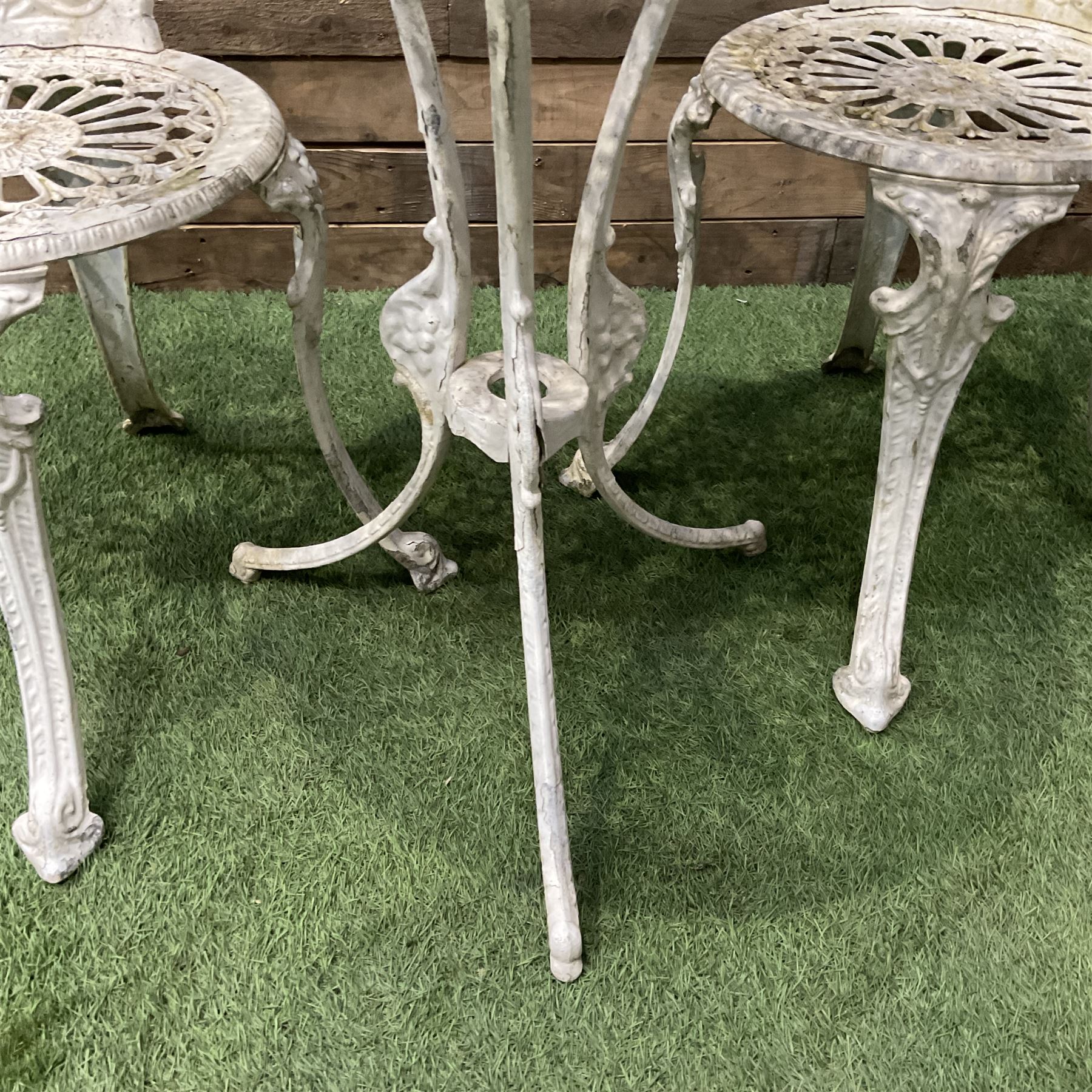 Cast aluminium circular garden table and two chairs - Image 3 of 5