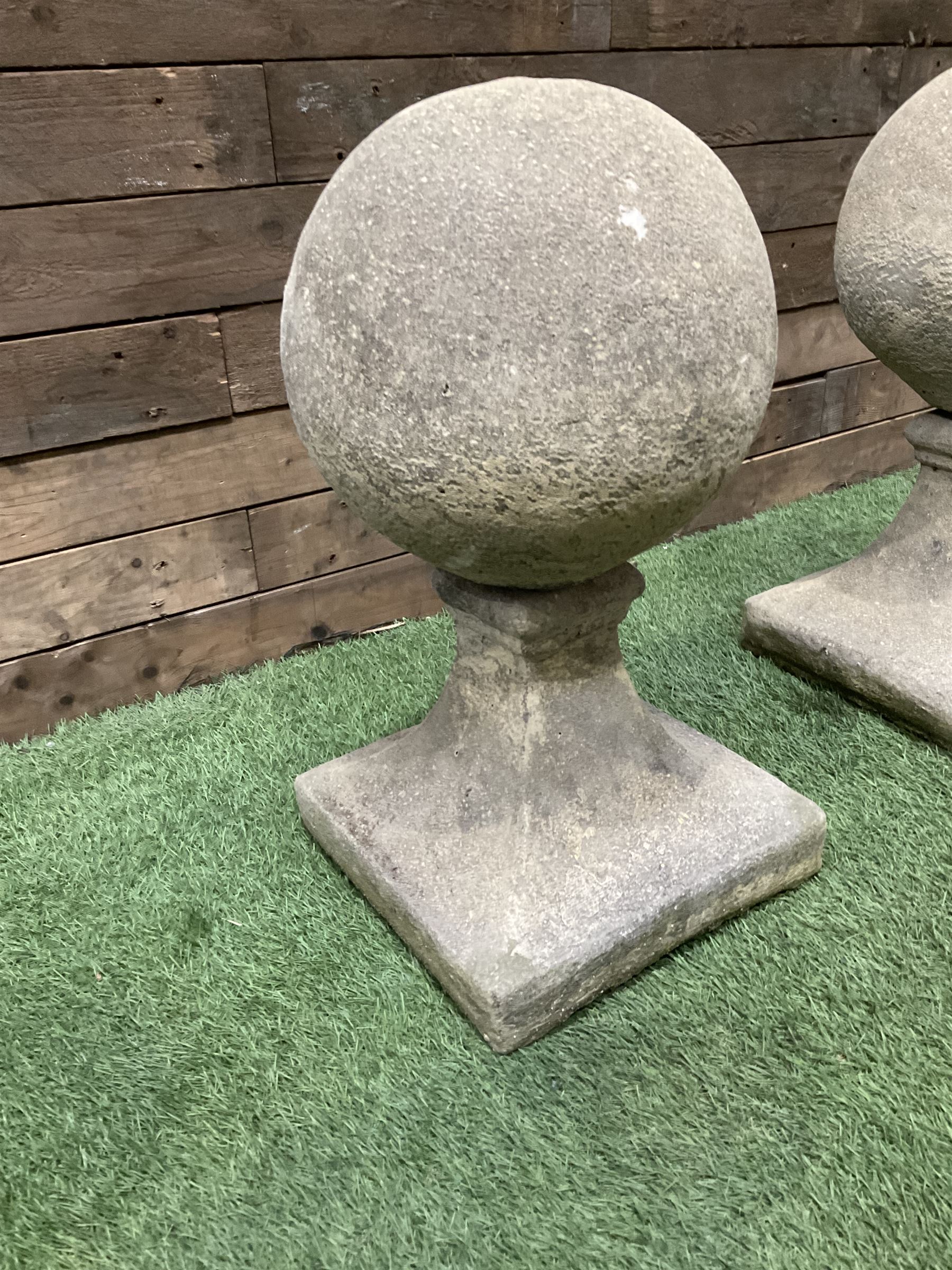 Pair of cast stone garden spherical ball finials or gatepost tops - Image 3 of 3