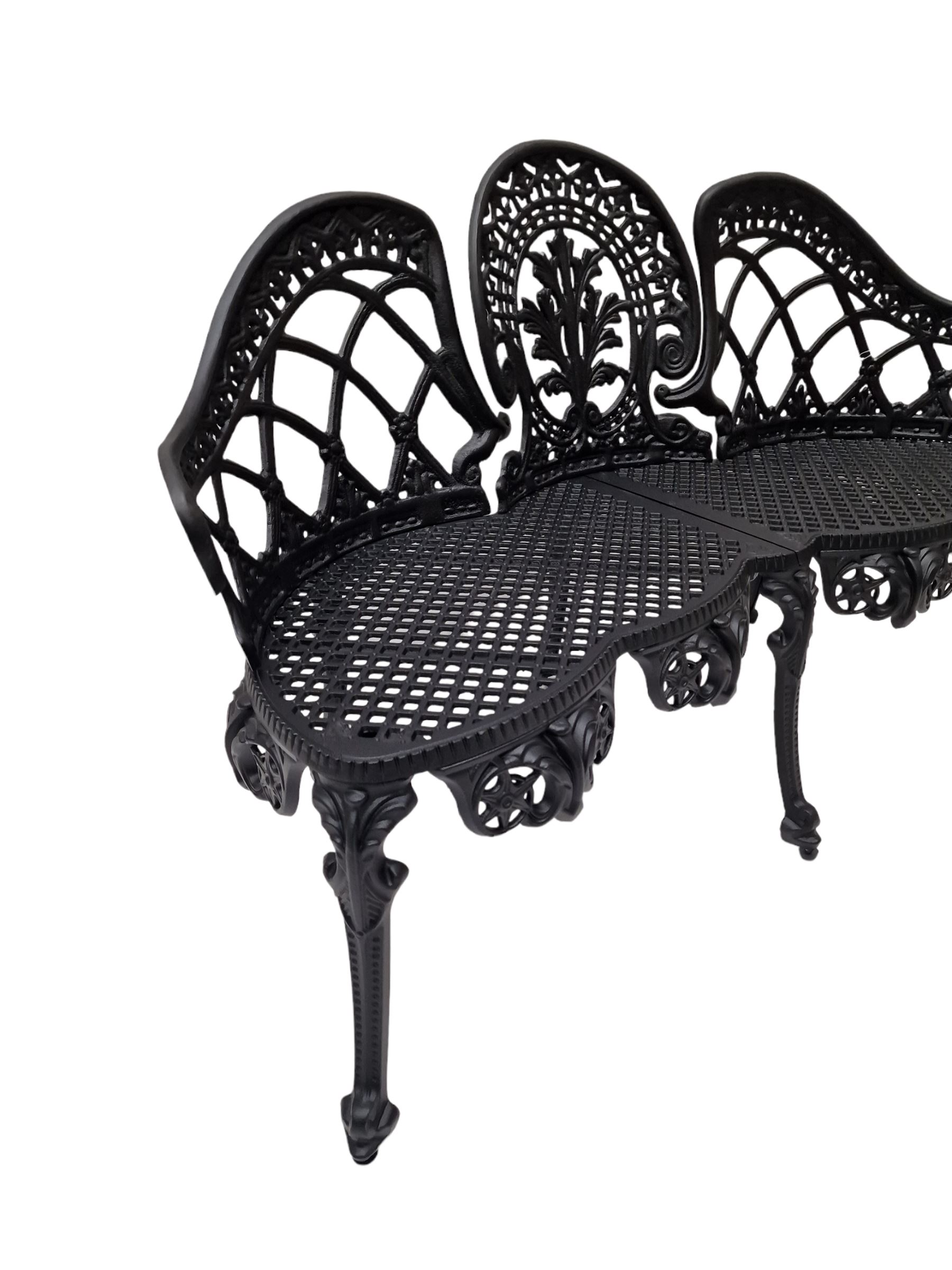 Victorian design cast aluminium garden two seat bench in black finish - THIS LOT IS TO BE COLLECTED - Image 2 of 3